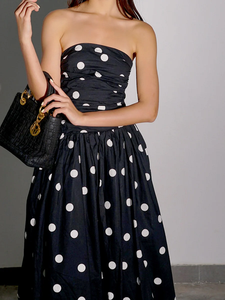 Polka Dot Pleated Strapless High-waisted Dress - Image 4
