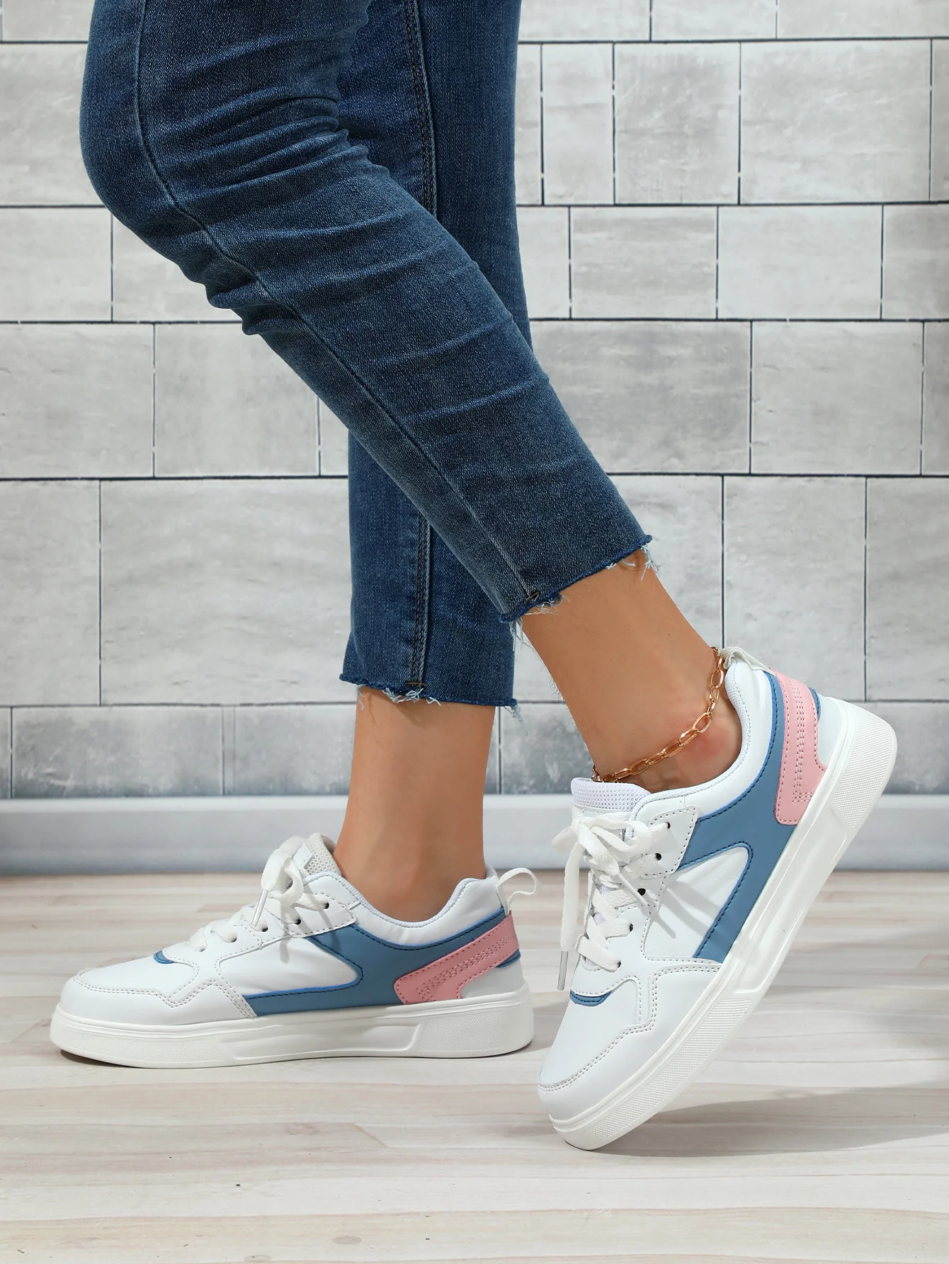 Color-blocked Women's Sneakers - Image 14