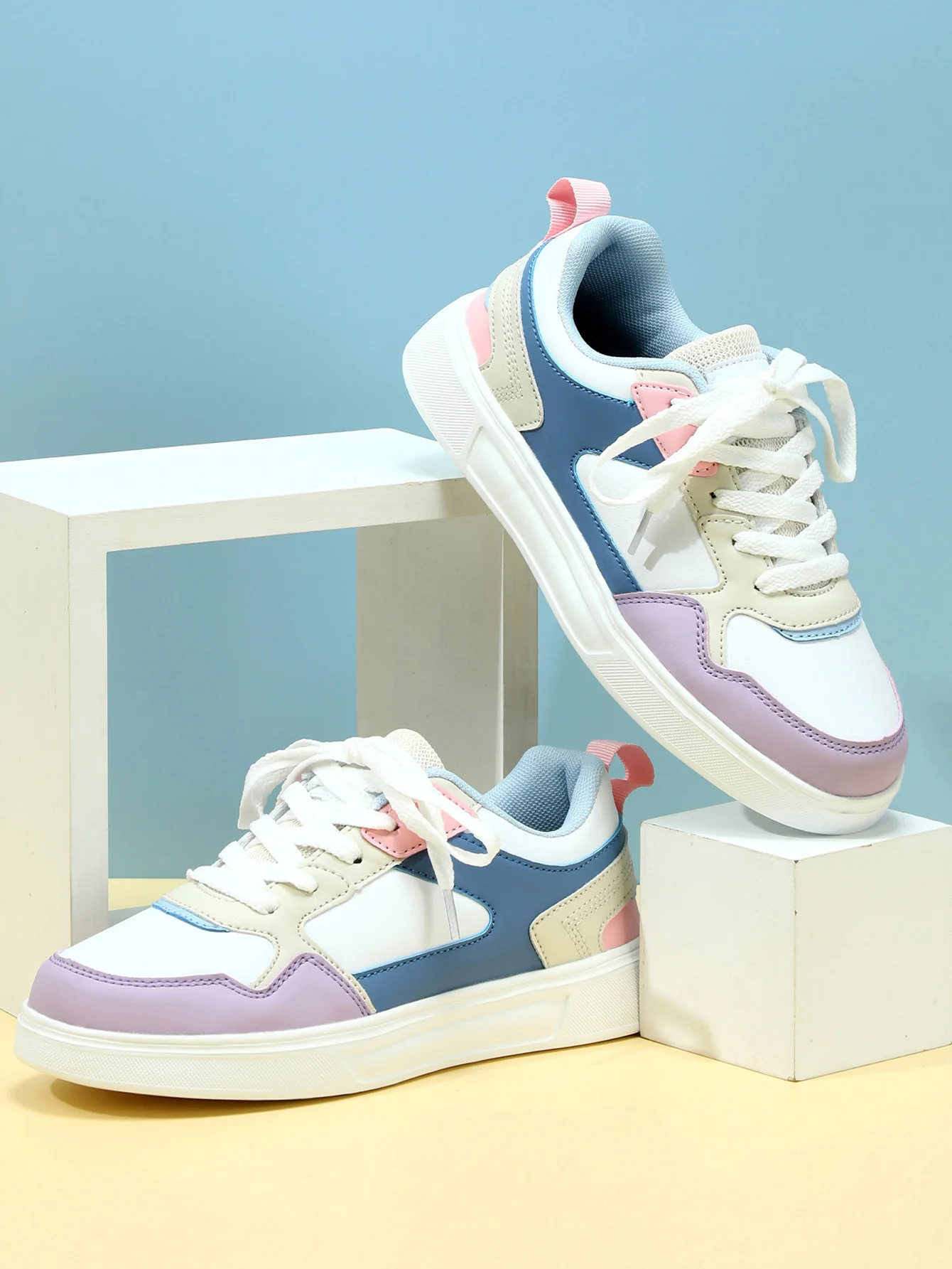 Color-blocked Women's Sneakers - Image 19