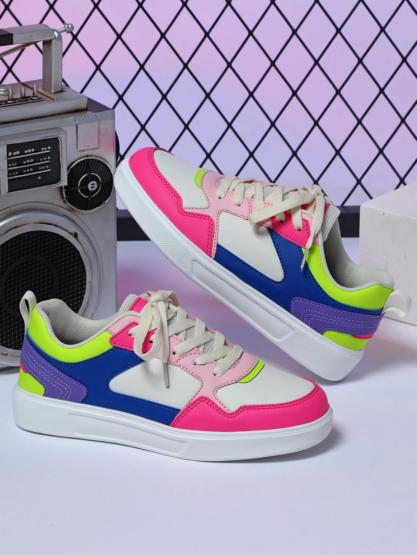 Color-blocked Women's Sneakers - Image 8