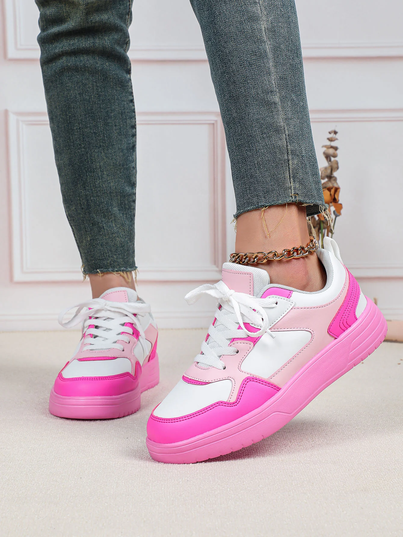 Women's Casual Sports Shoes - Image 3