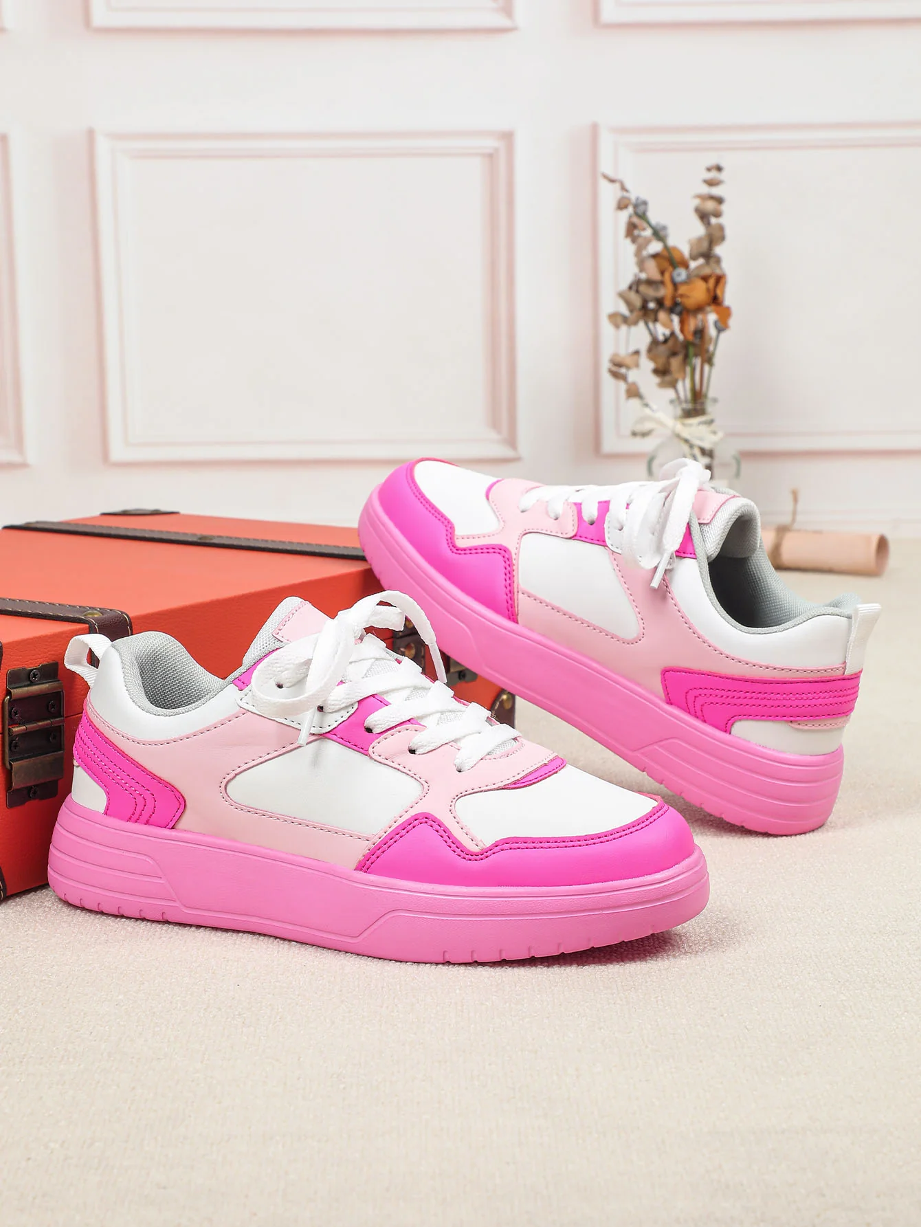 Women's Casual Sports Shoes - Image 4
