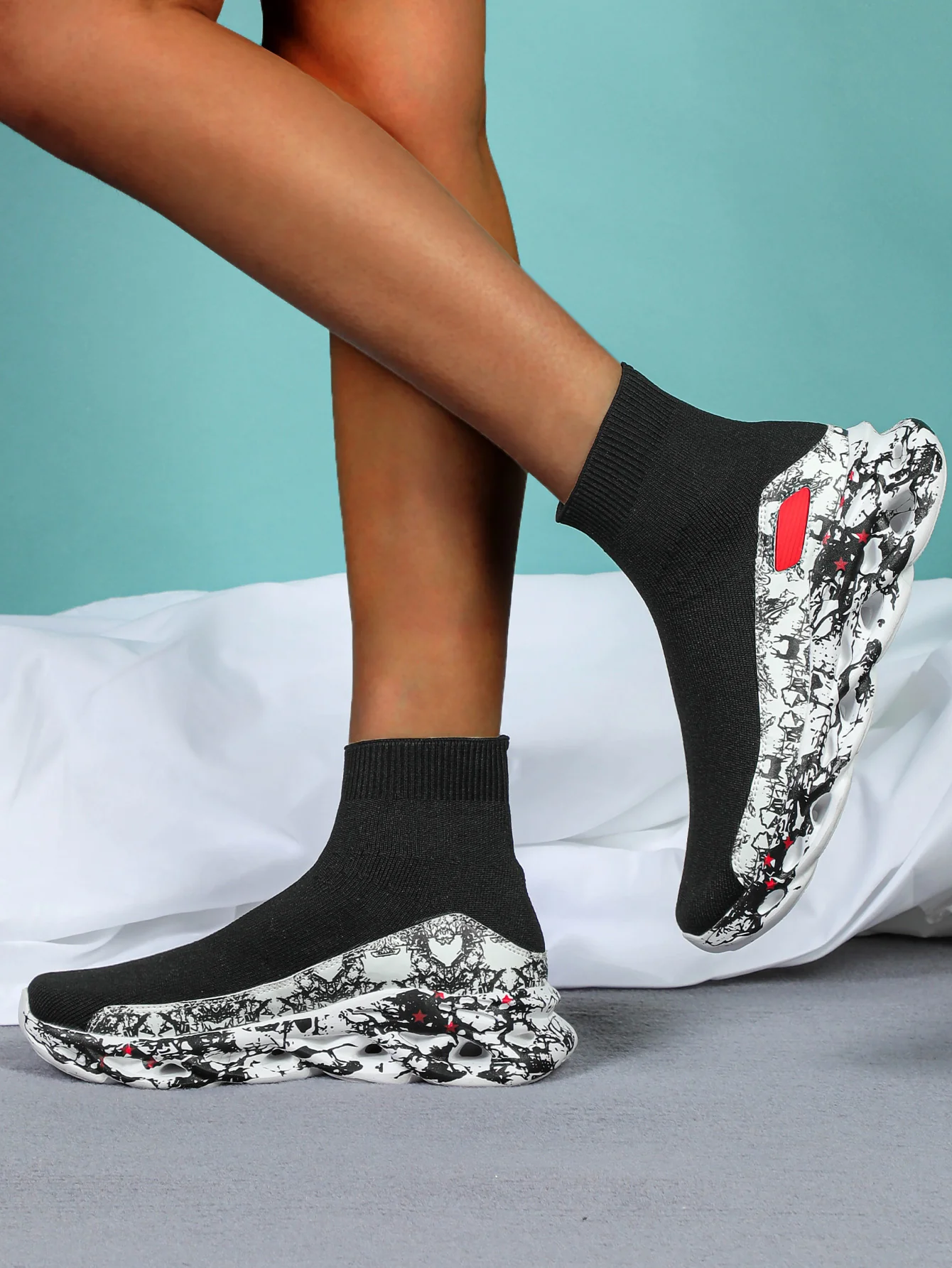 Women's Casual Sneakers With Floral Soles - Image 4