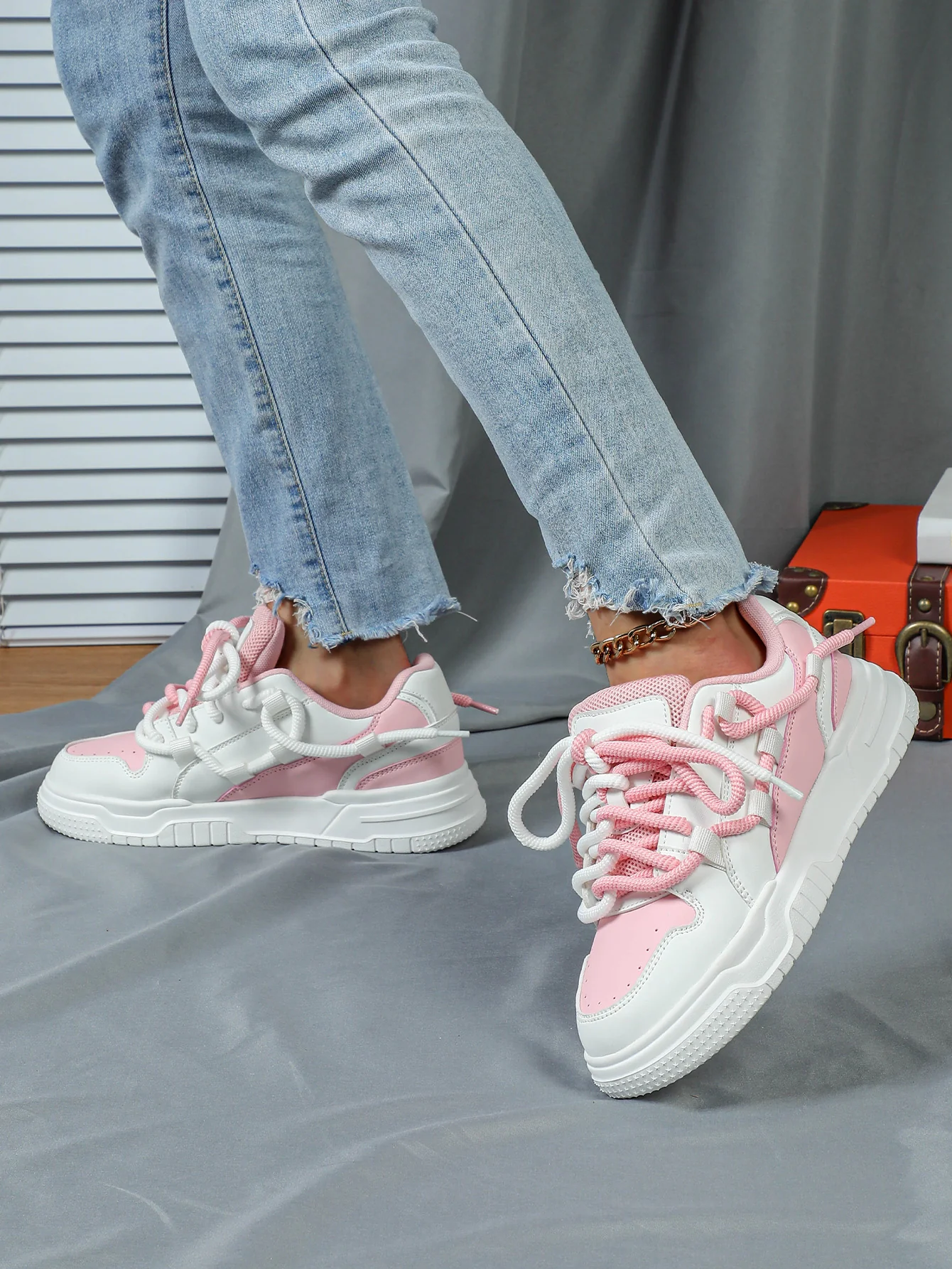 Women's Sneakers With Unique Color-blocked Shoelaces - Image 16
