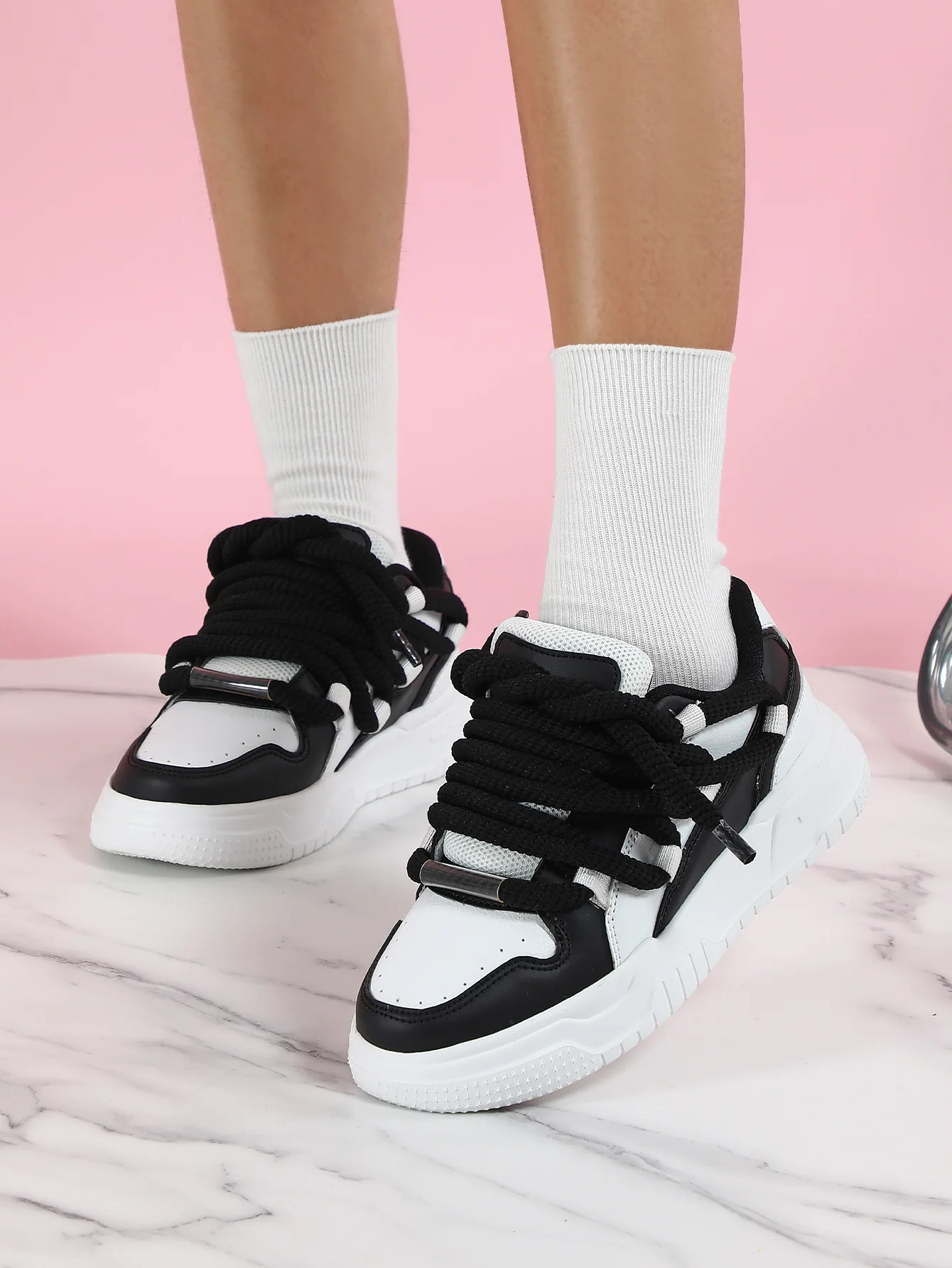 Women's Sneakers With Unique Color-blocked Shoelaces - Image 2