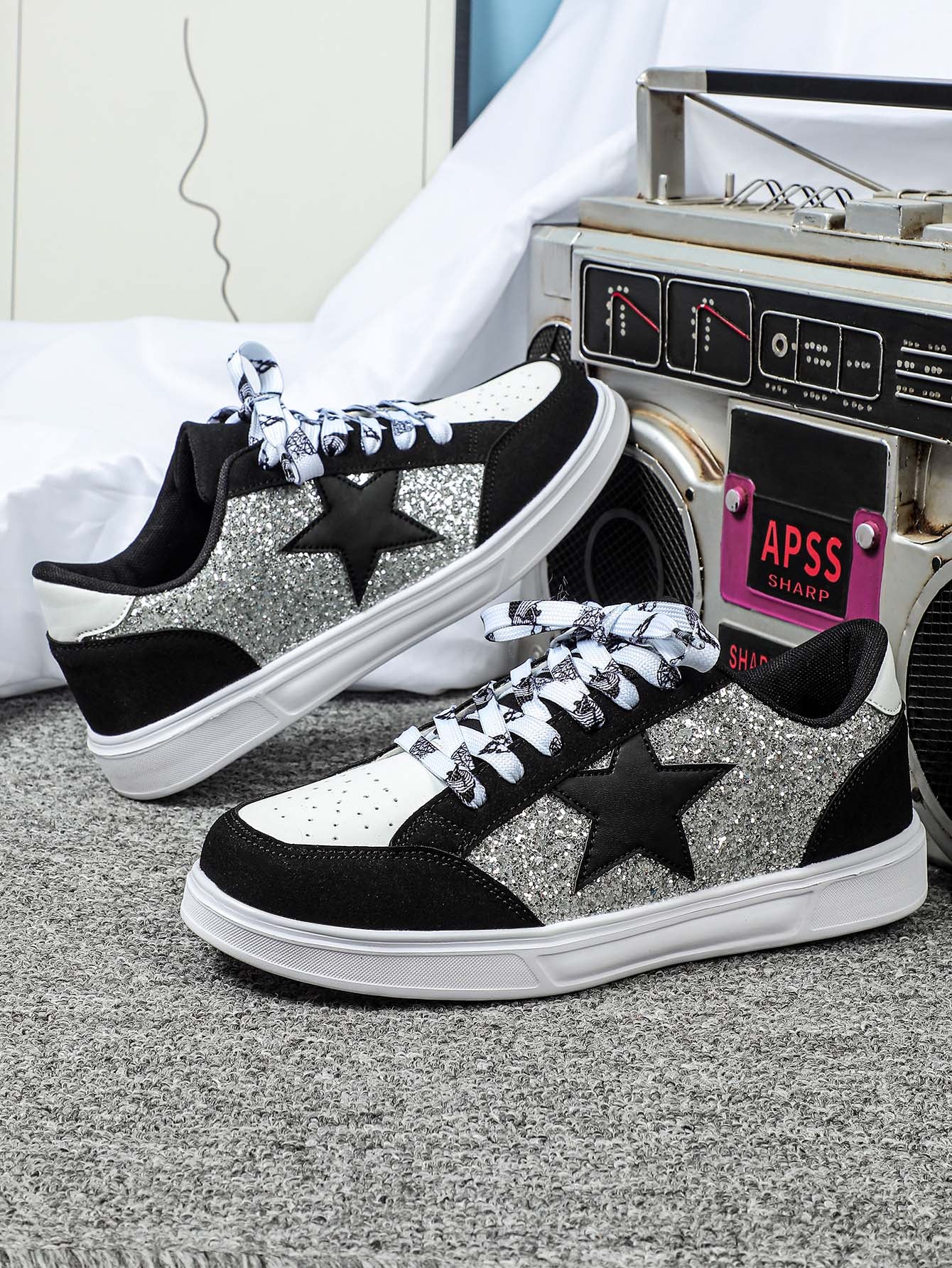 Women's Sneakers With Five-pointed Star Sequins - Image 3