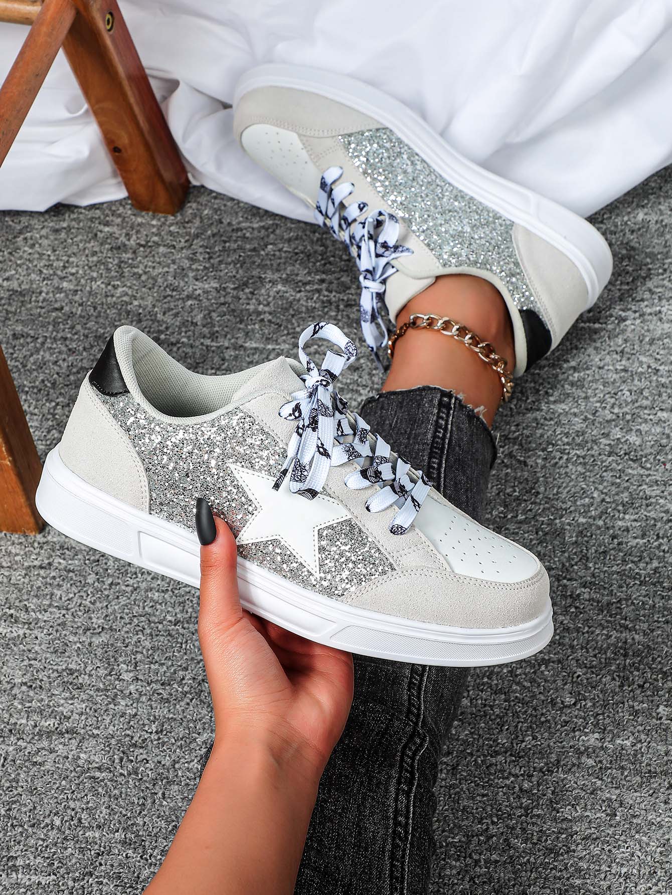 Women's Sneakers With Five-pointed Star Sequins - Image 5