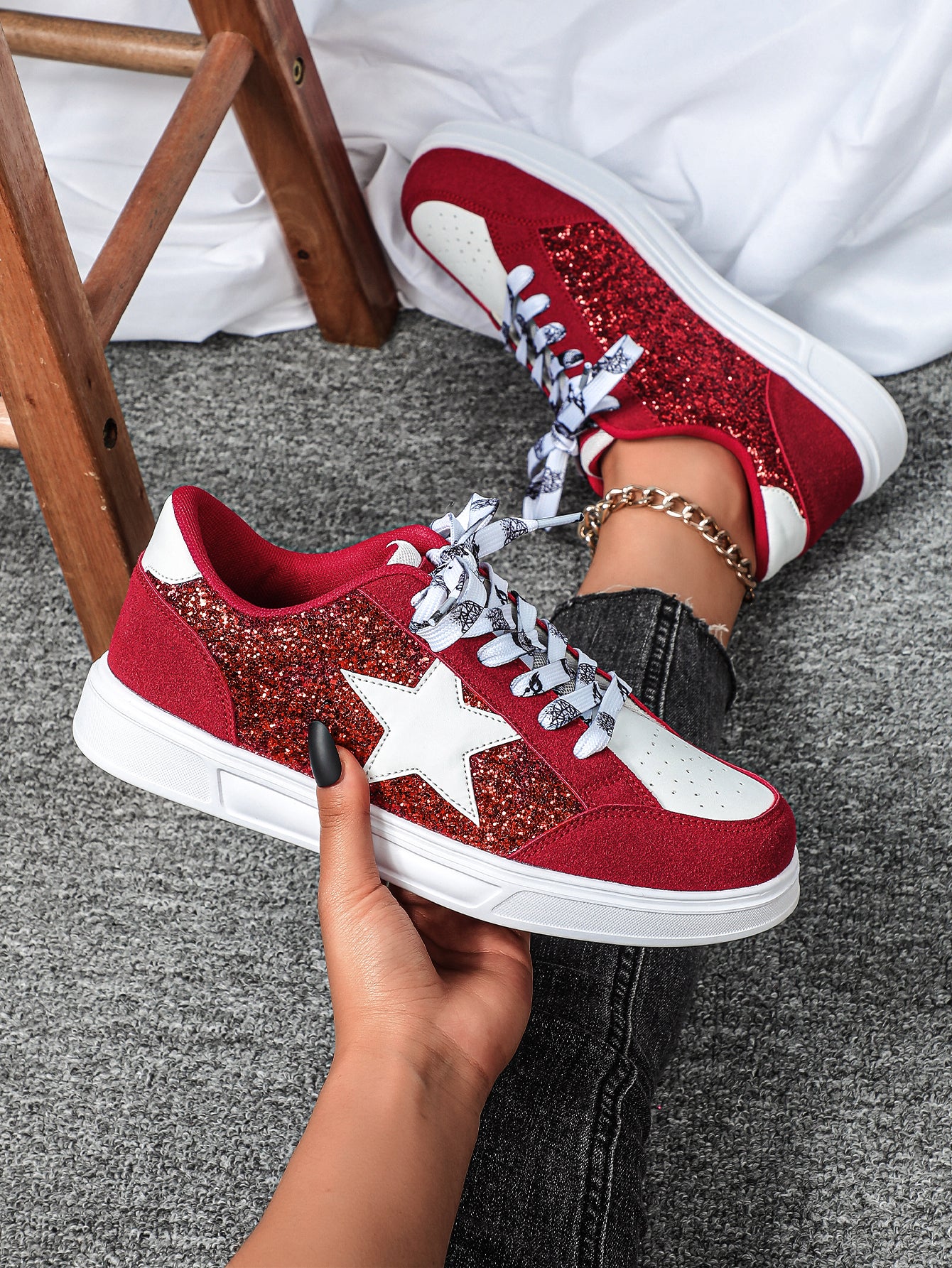 Women's Sneakers With Five-pointed Star Sequins - Image 9