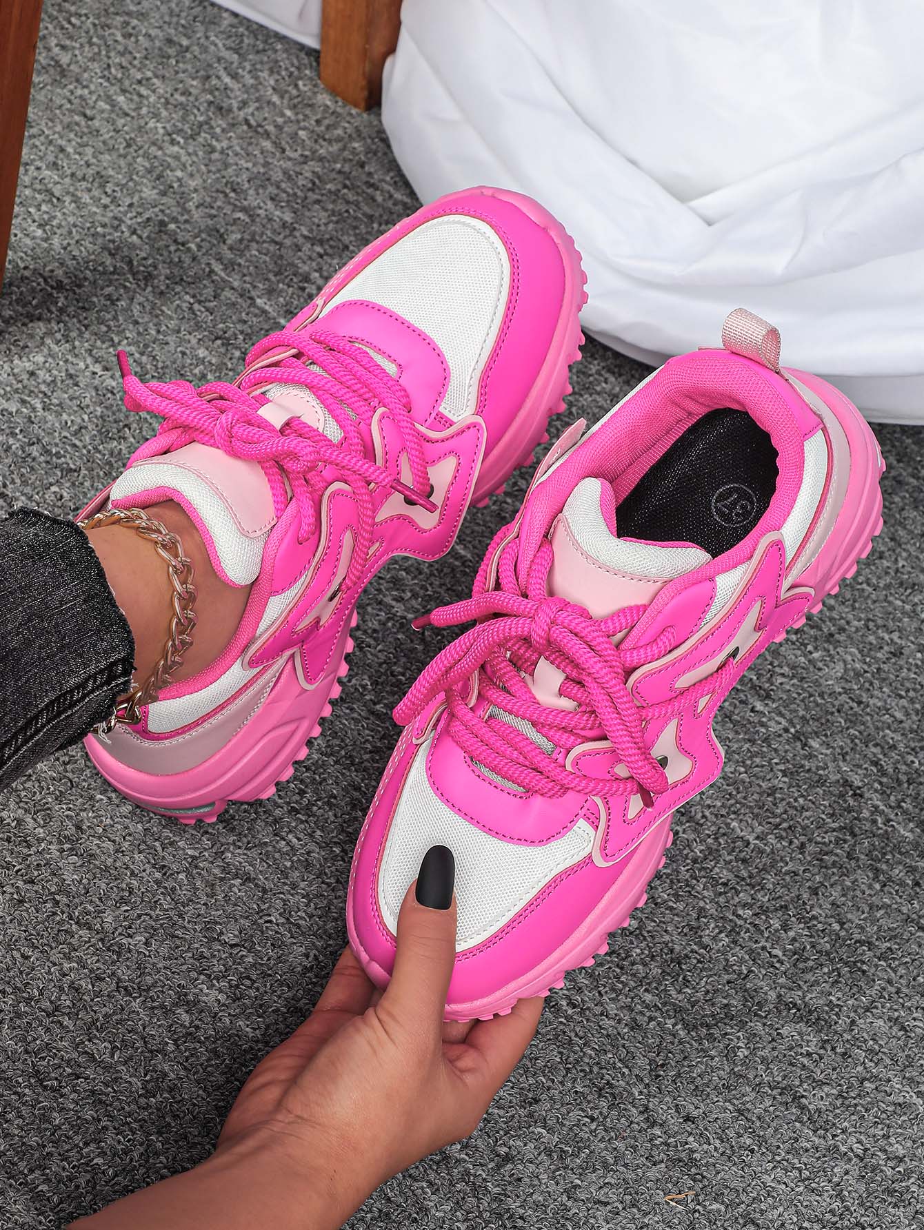 Star-shaped Decorative Women's Casual Sneakers - Image 7