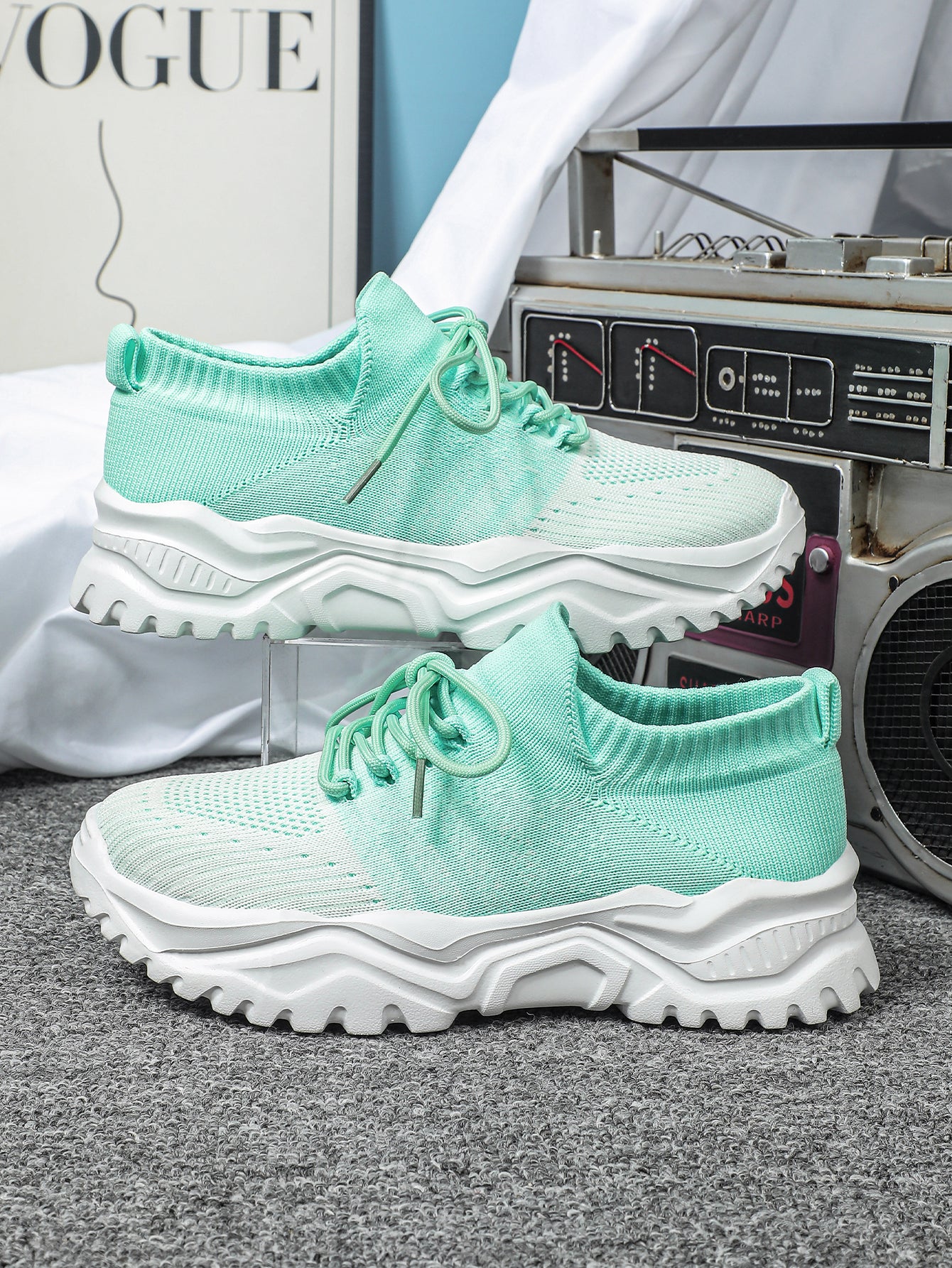 Color-blocked Unisex Casual Sneakers - Image 15