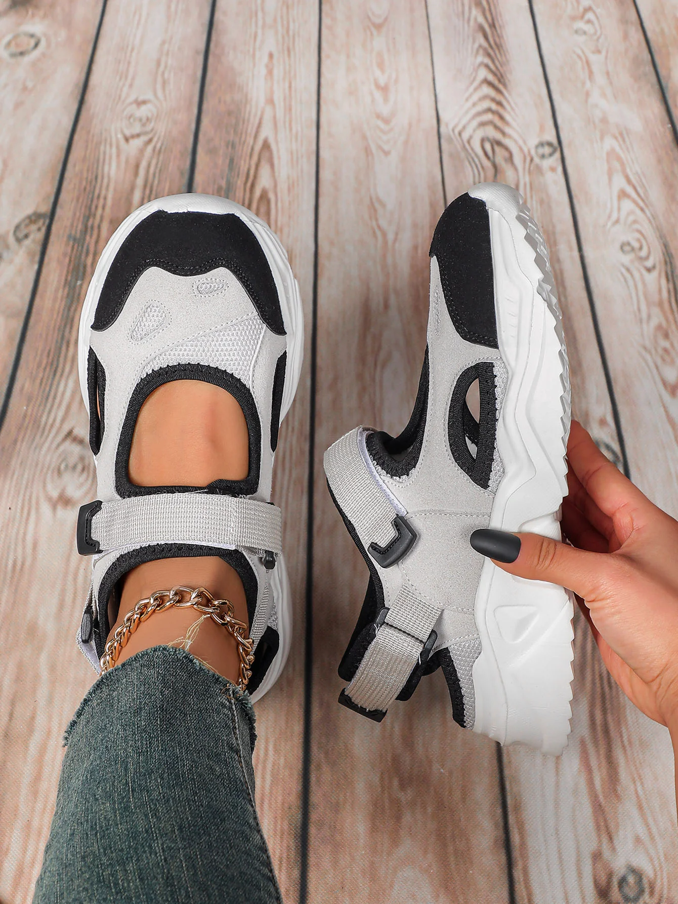 Women's Casual Sports Shoes - Image 10