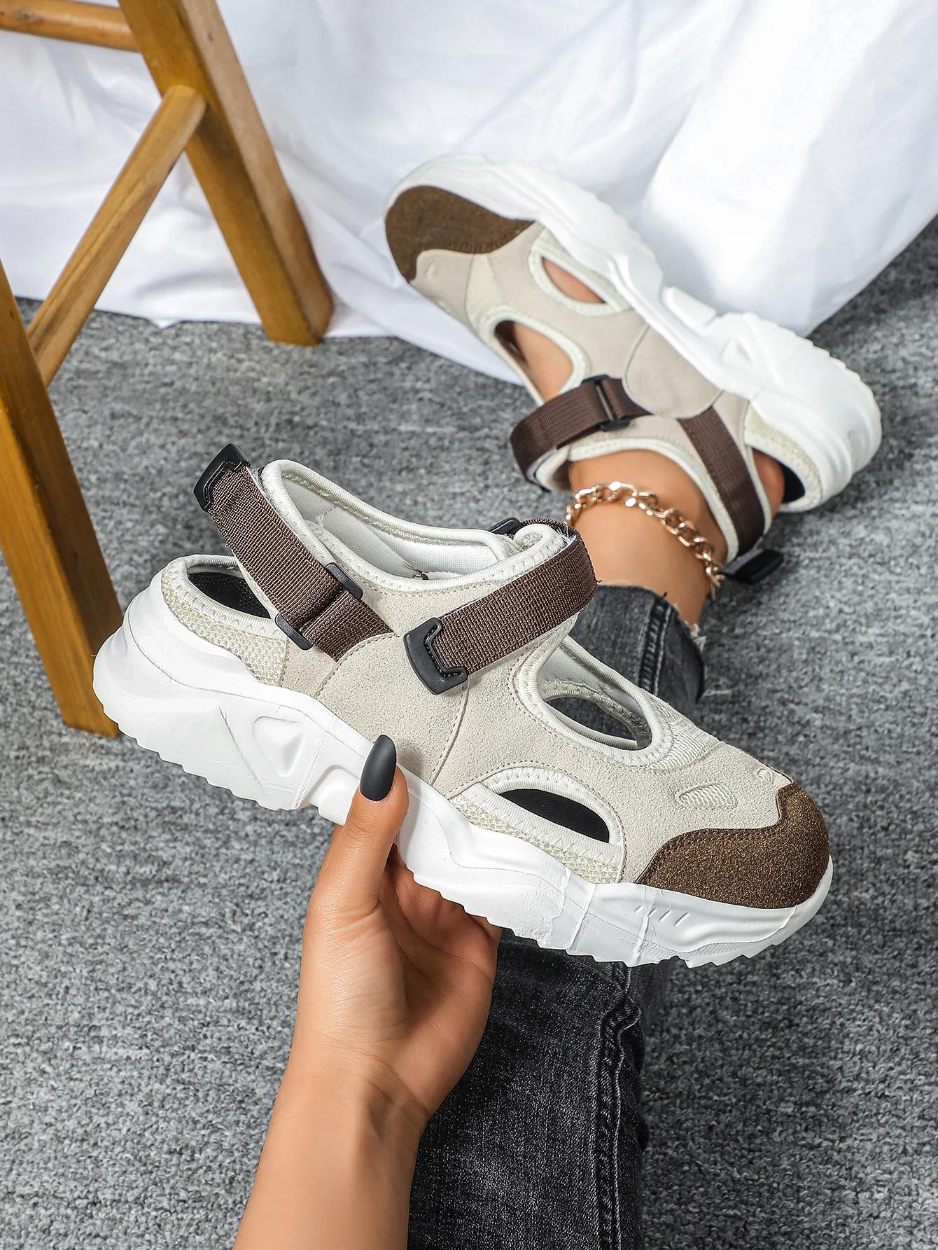 Women's Casual Sports Shoes - Image 3