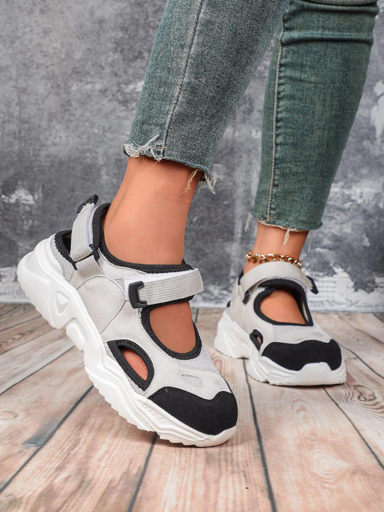 Women's Casual Sports Shoes - Image 8