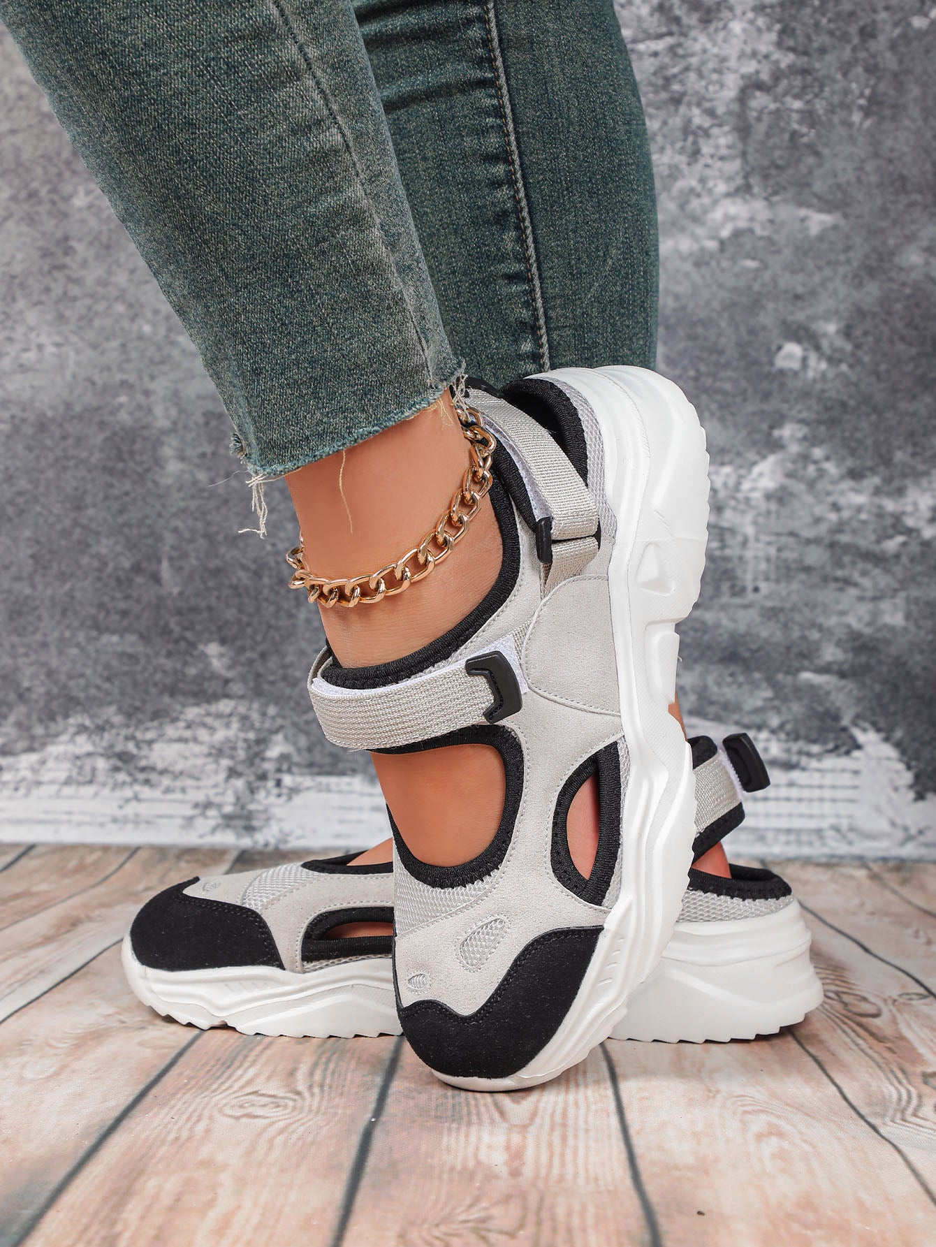 Women's Casual Sports Shoes - Image 9