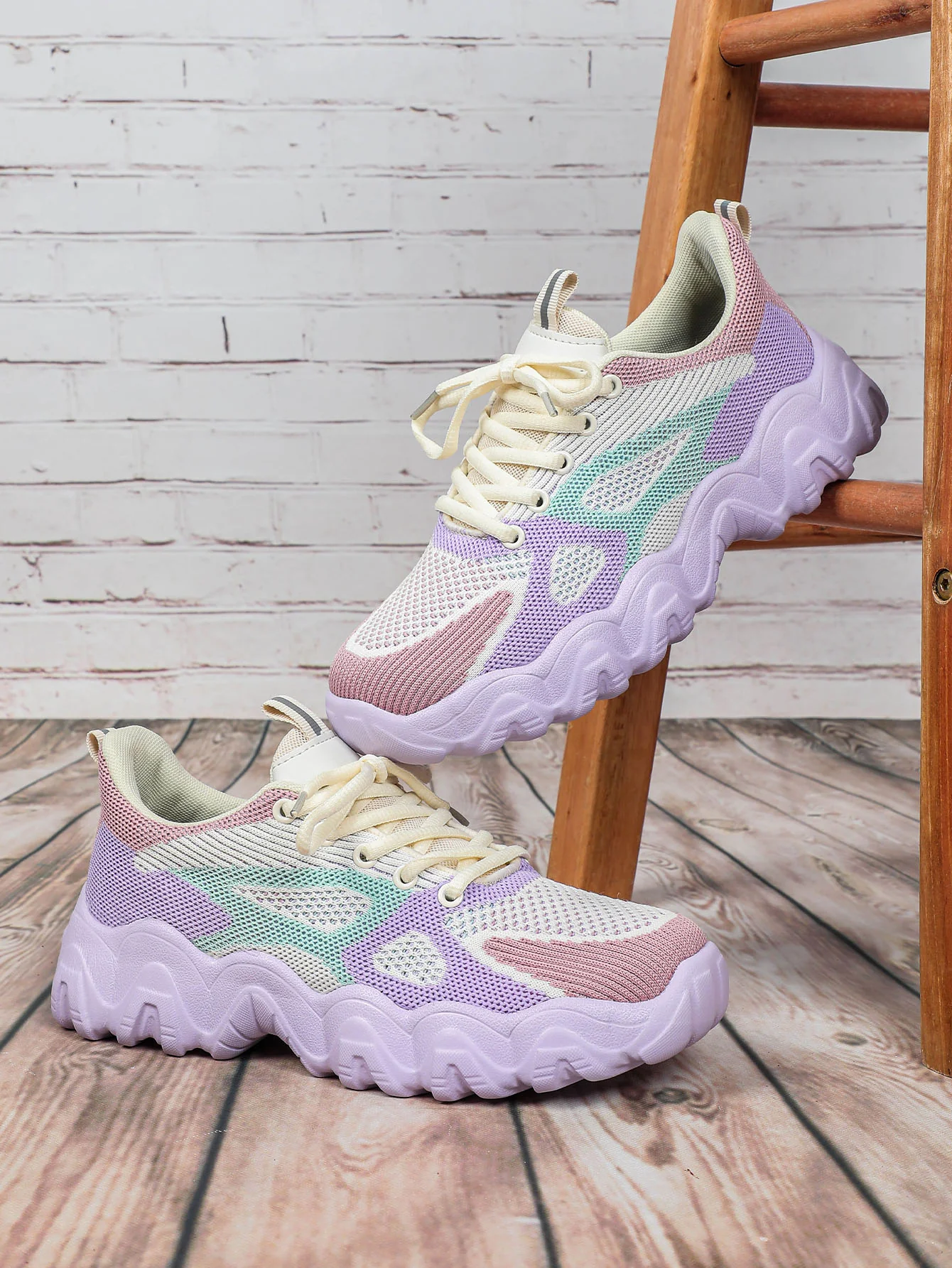 Color-blocked Unisex Casual Sneakers - Image 8