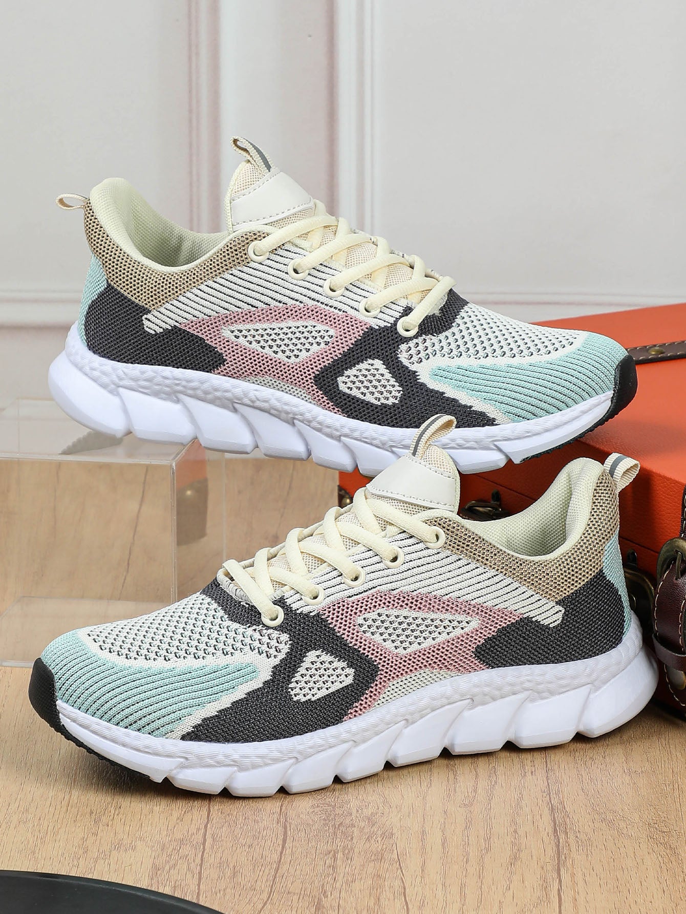 Color-blocked Women's Casual Sneakers - Image 6