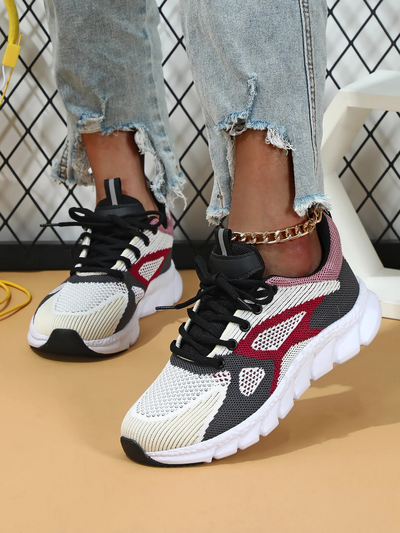 Color-blocked Women's Casual Sneakers - Image 7