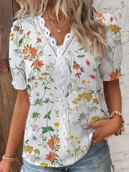 V-neck T-shirt With Lace Trim And Floral Print - Image 3
