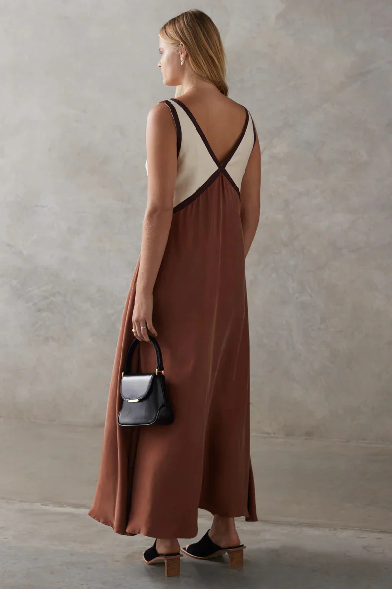 V-neck Sleeveless Color-blocked Maxi Dress - Image 19