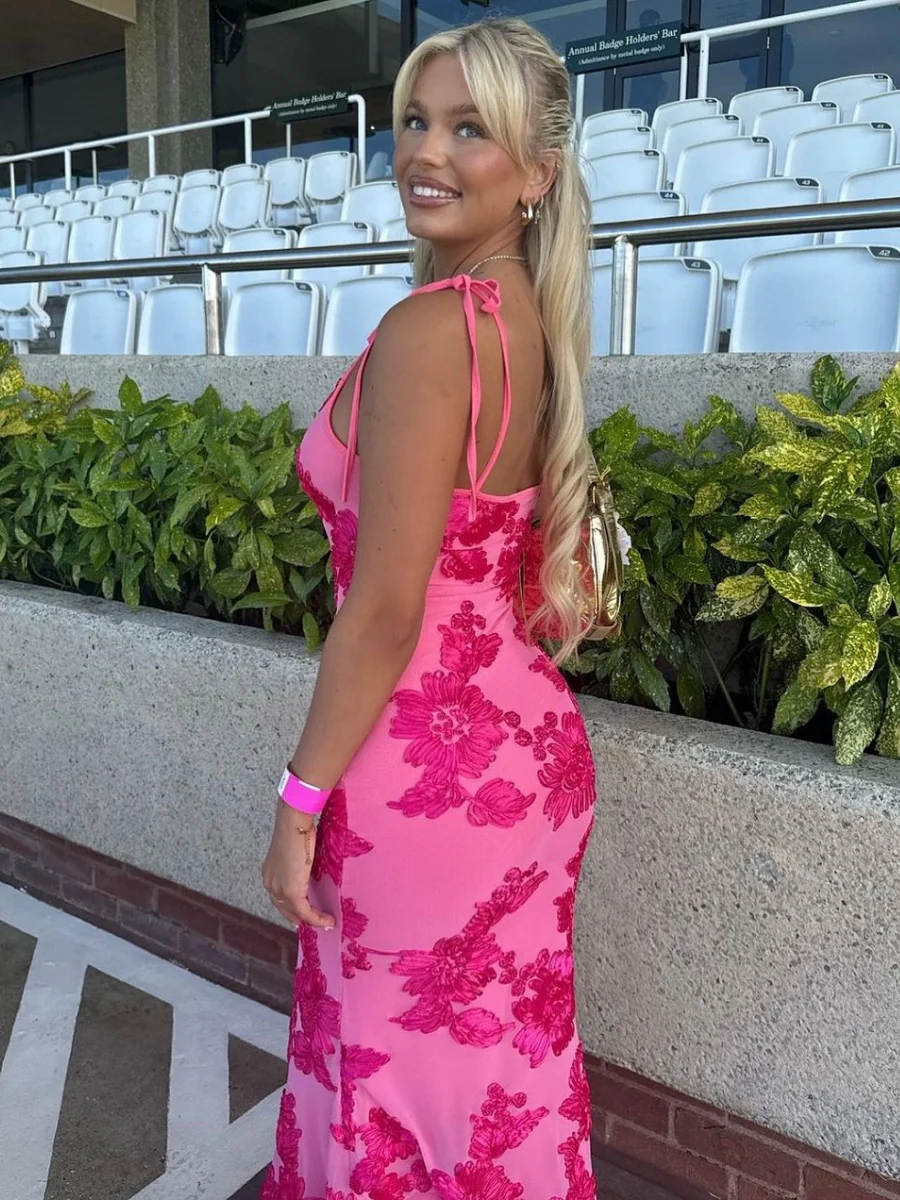 Sexy Halter-neck Bodycon Long Dress With Three-dimensional Floral Pattern - Image 4