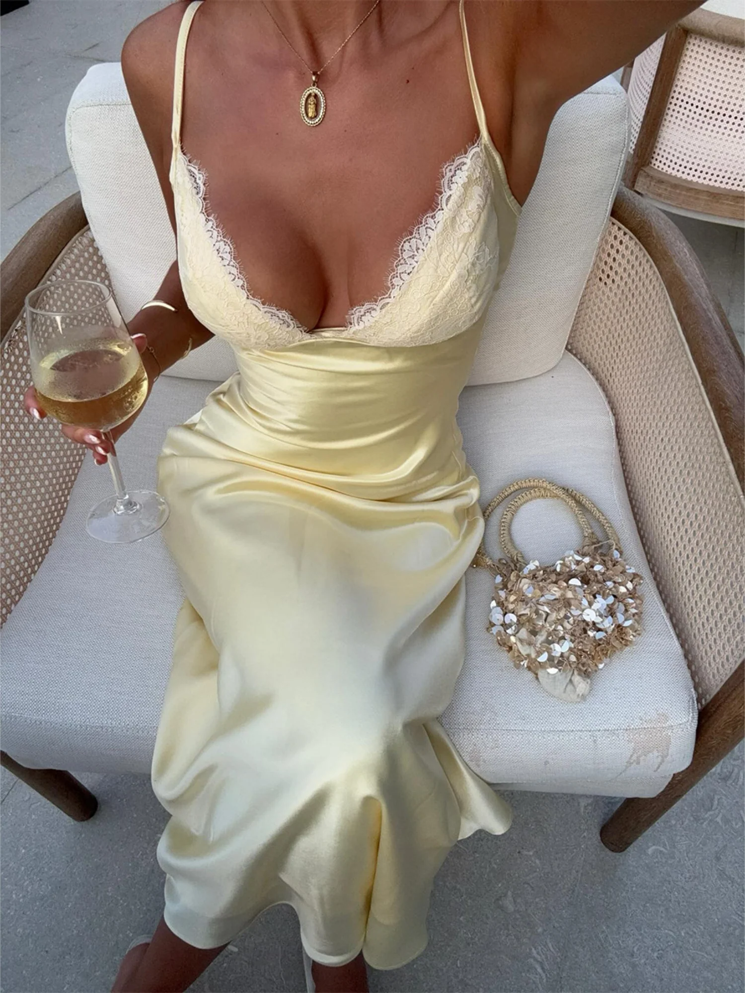 Lace Patchwork V-neck Backless Maxi Dresses - Image 3