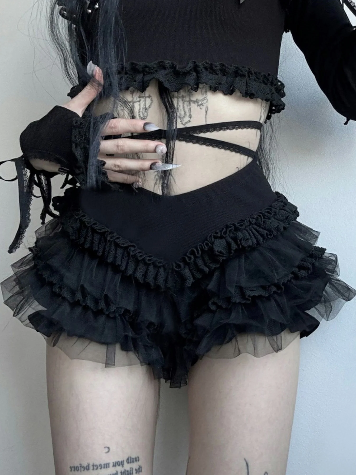 Lace Patchwork Layered High Waist Cake Shorts - Image 4
