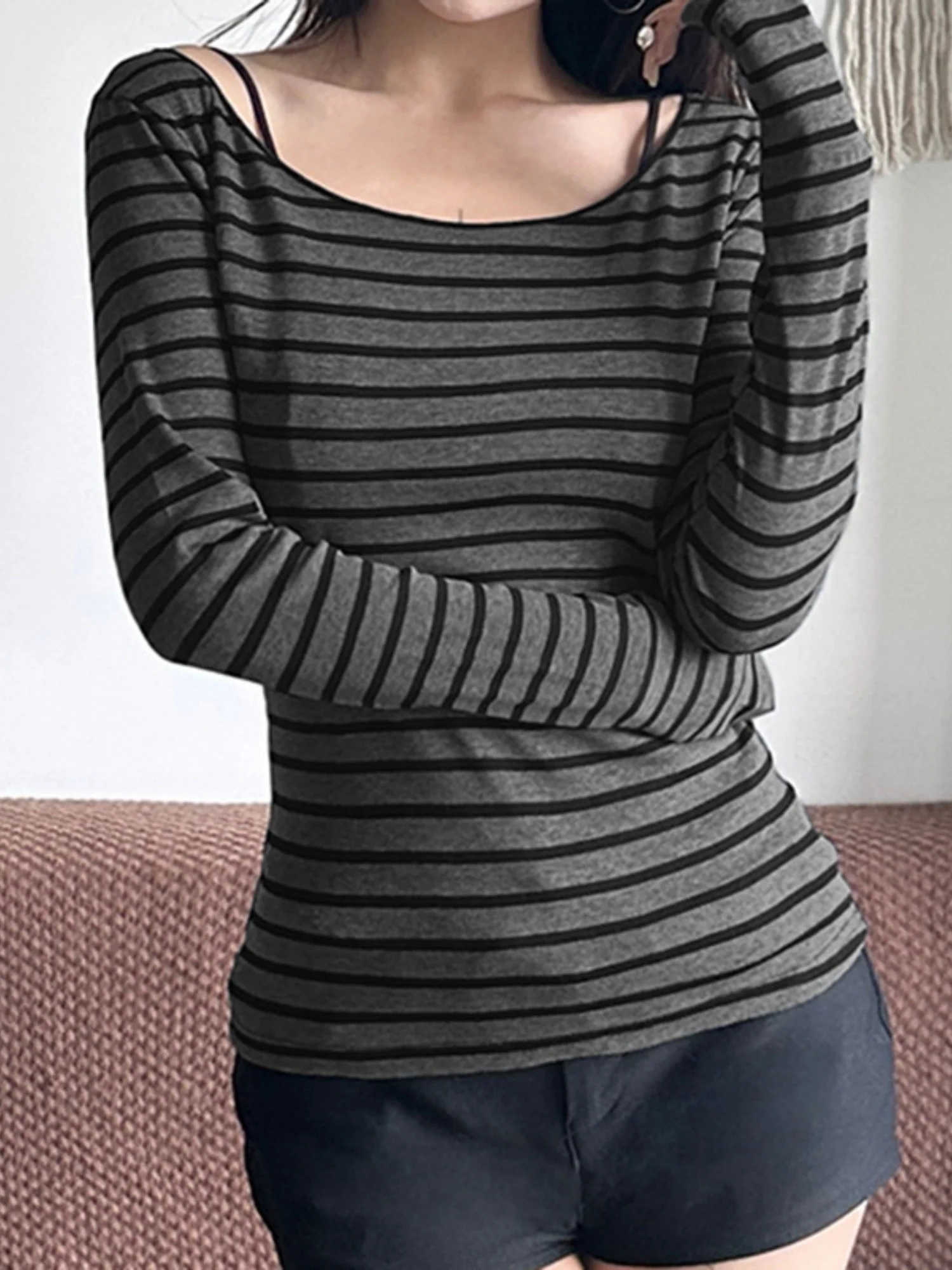 Striped Color Blocking Off-shoulder Slimming Off-shoulder Long-sleeved T-shirt - Image 3