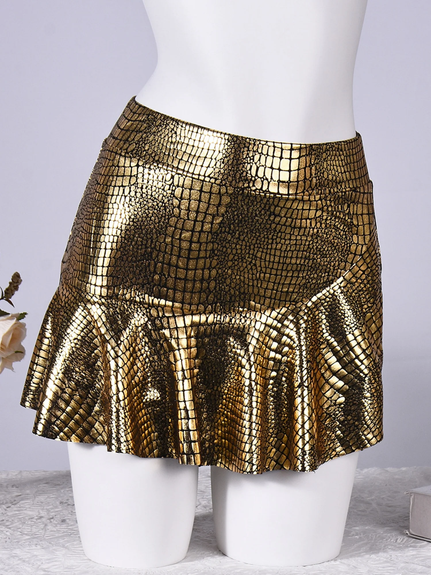 PU Leather Crocodile Pattern Stretch Short Skirt - Image 5