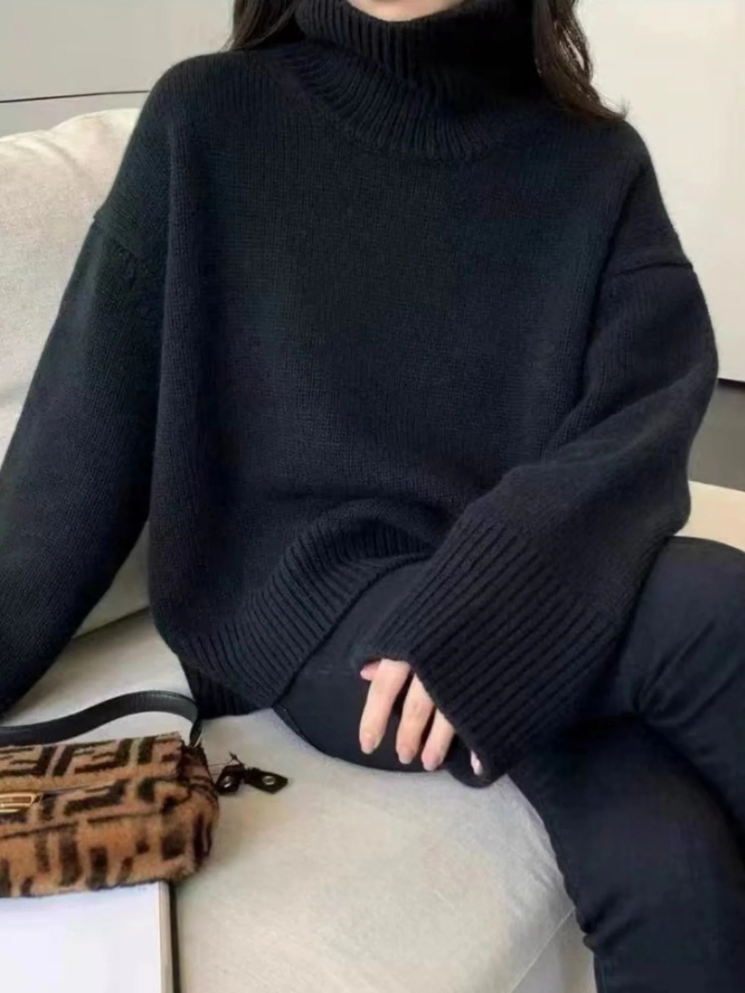 Liber Turtleneck Solid Color Solid Color Knitted Sweater - Image 9