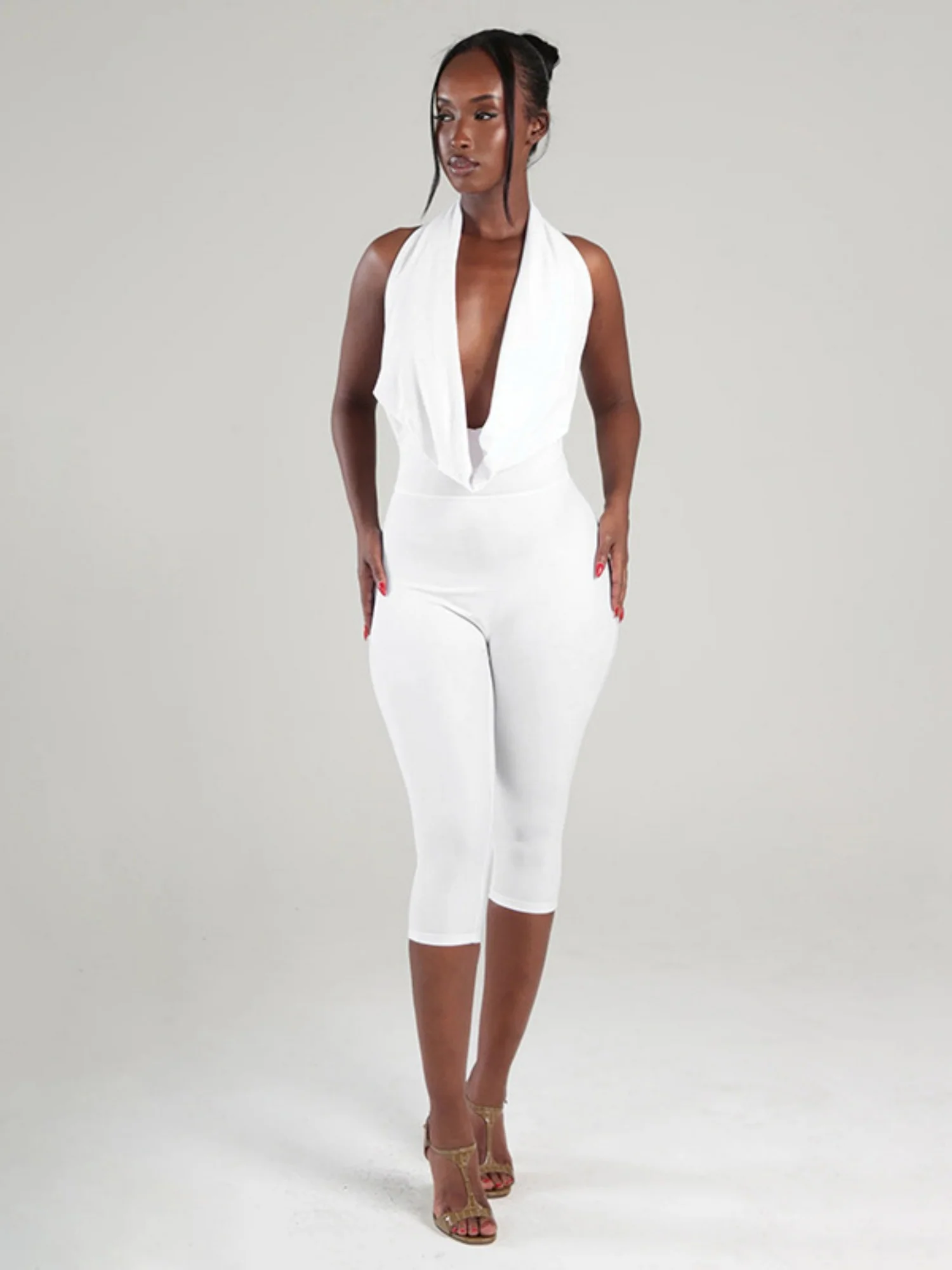A Halter Neckline And Bare Back Tight-fitting Ropes Jumpsuits - Image 5