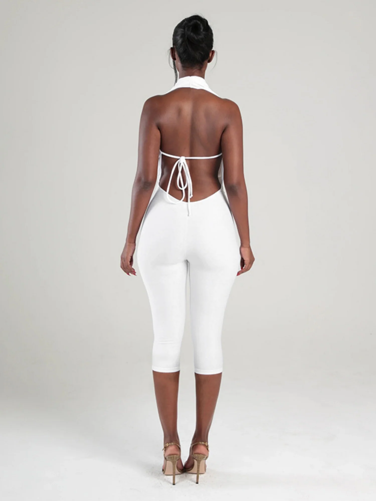 A Halter Neckline And Bare Back Tight-fitting Ropes Jumpsuits - Image 6