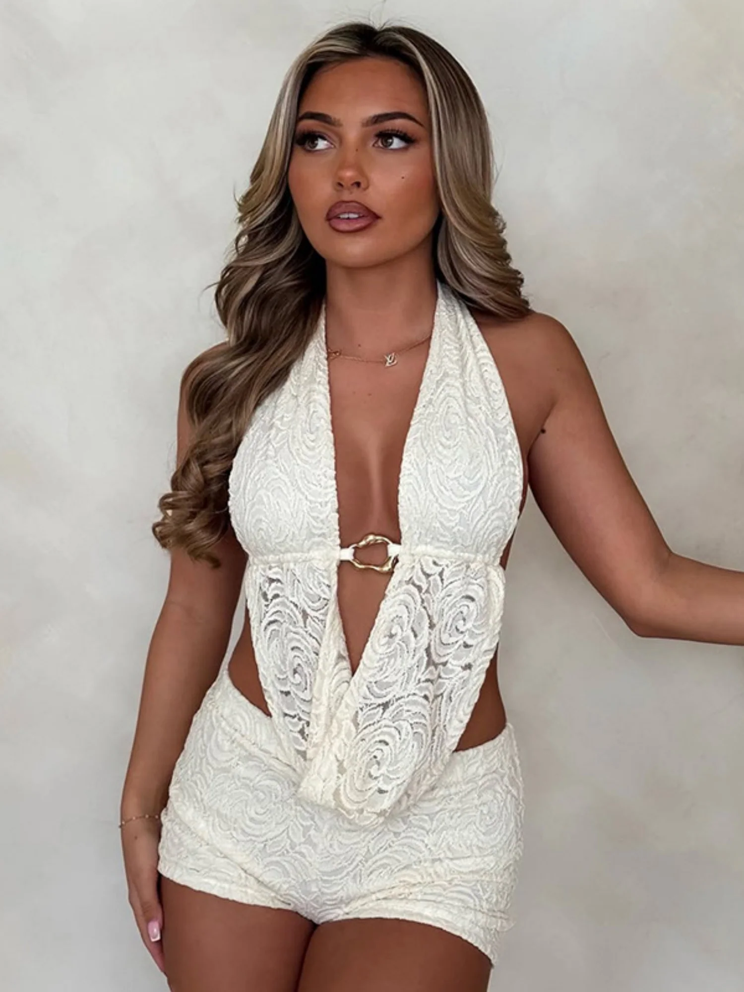 Lace Sway Neck Backless Top Slim-fit Shorts 2-piece Sets - Image 2