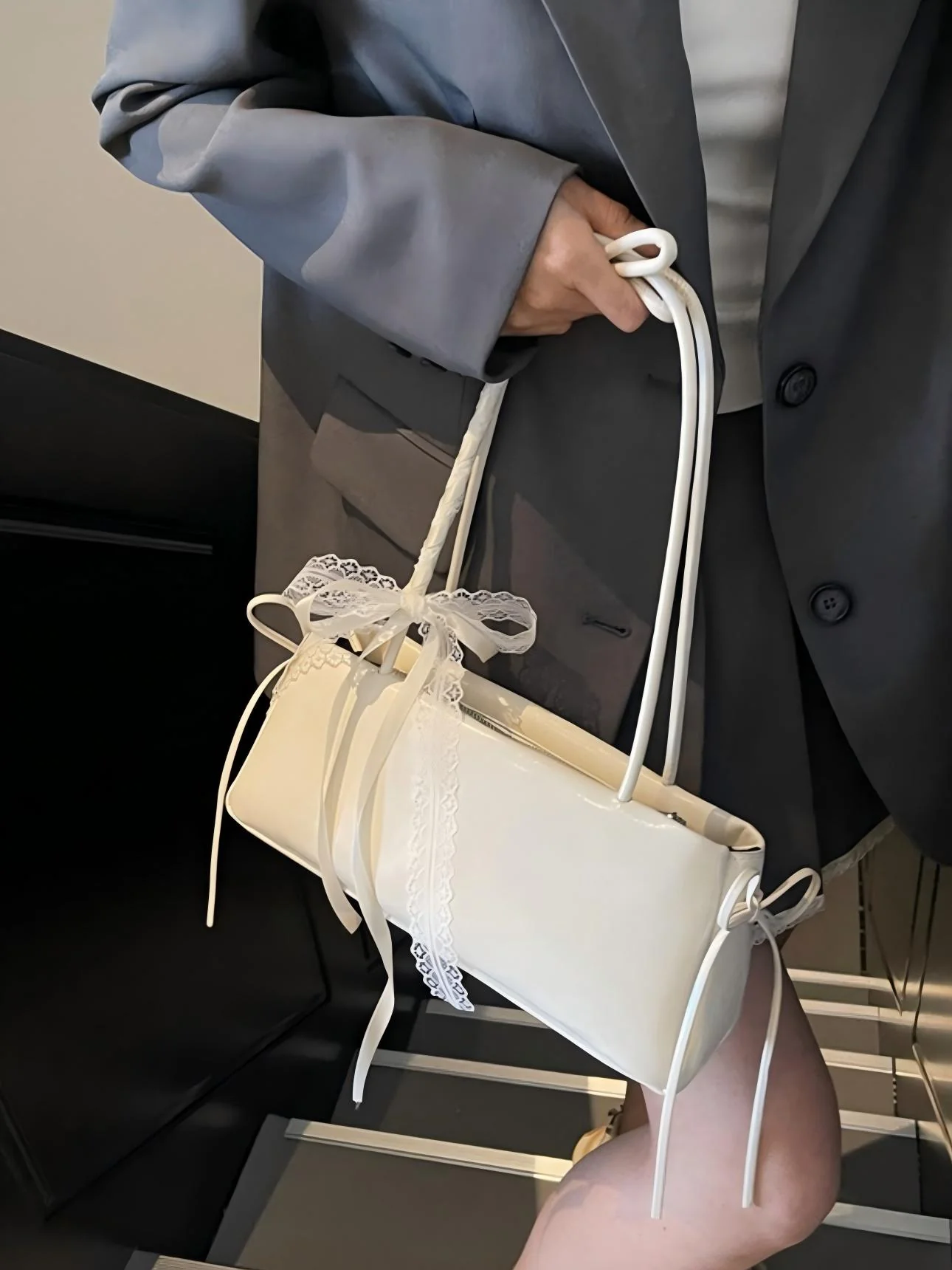 Simple Ballet-style Baguette Shoulder Bag - Image 14