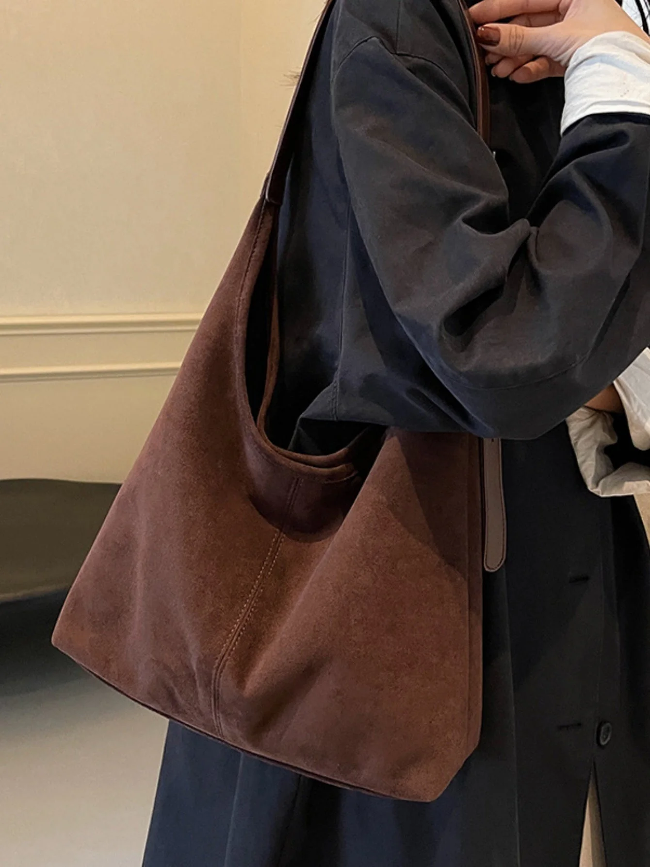 Large Capacity Suede Shoulder Bag - Image 6