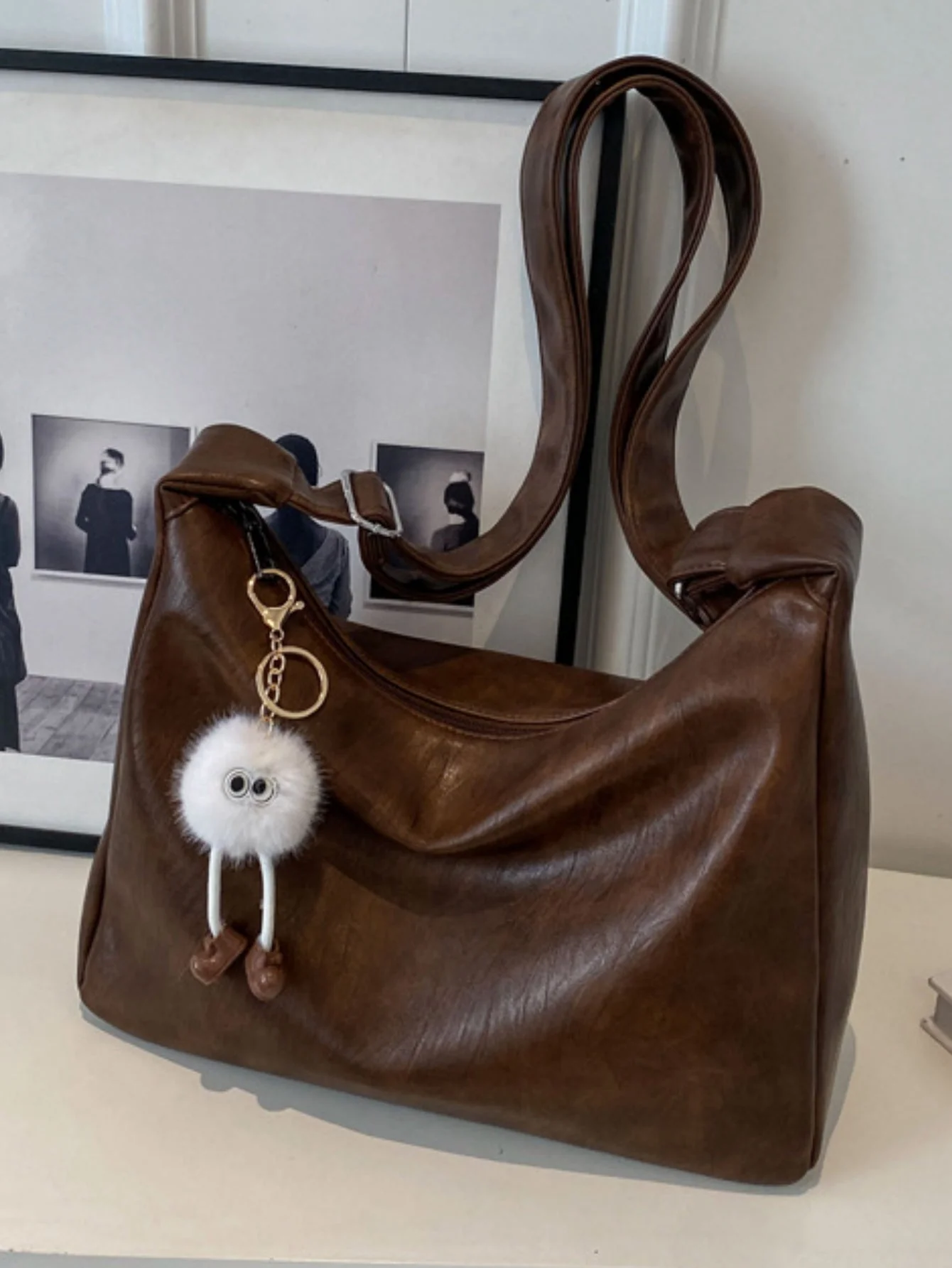 Large Capacity Crossbody Bag - Image 5