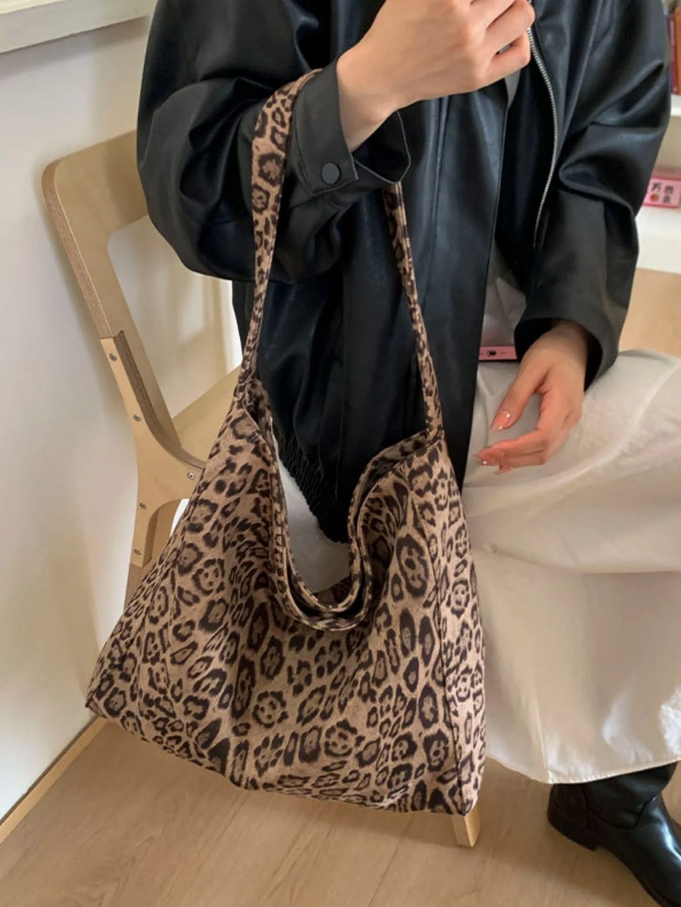 Leopard Print Large Capacity Shoulder Bag - Image 12