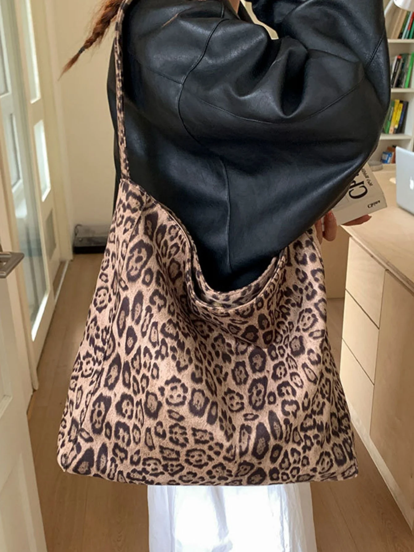 Leopard Print Large Capacity Shoulder Bag - Image 13