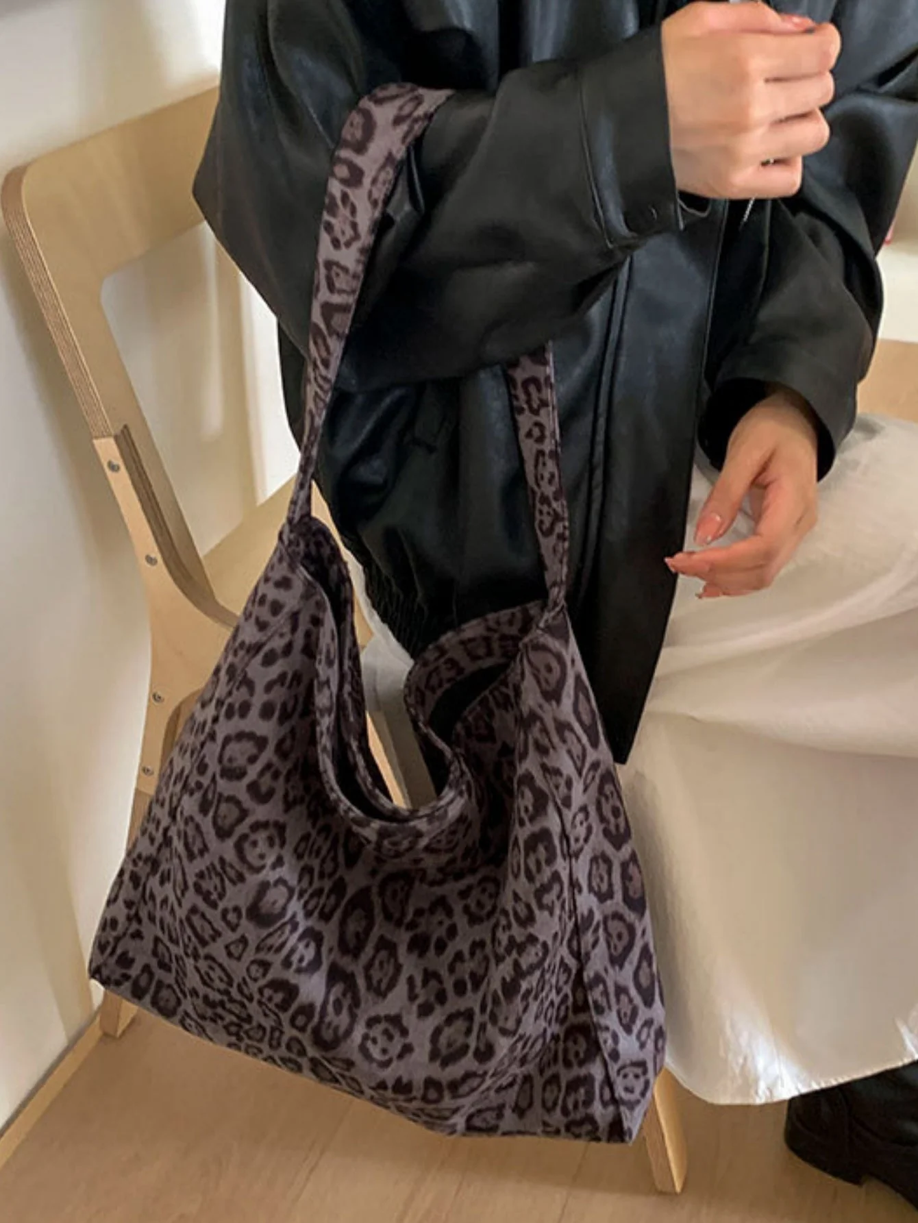 Leopard Print Large Capacity Shoulder Bag - Image 16