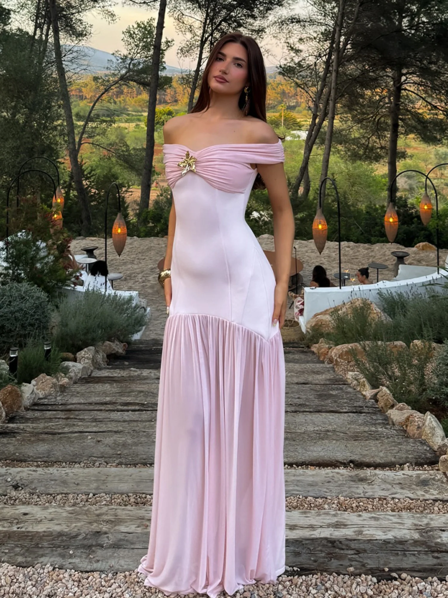 Mesh Splicing Off-shoulder Pleated Backless Maxi Dresses