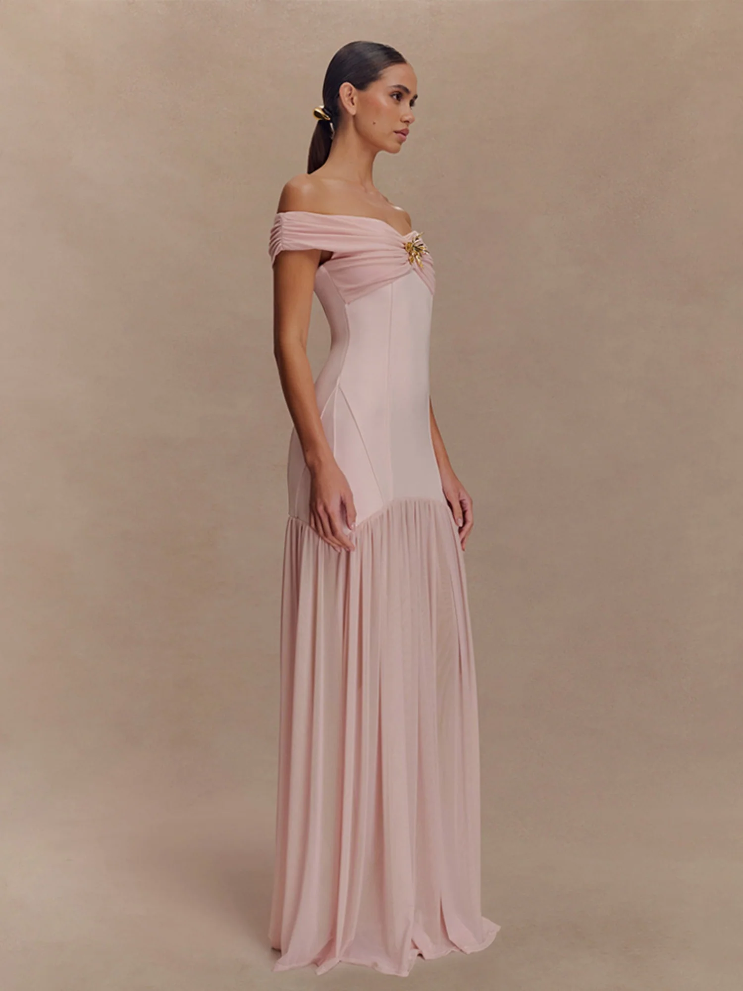 Mesh Splicing Off-shoulder Pleated Backless Maxi Dresses - Image 6