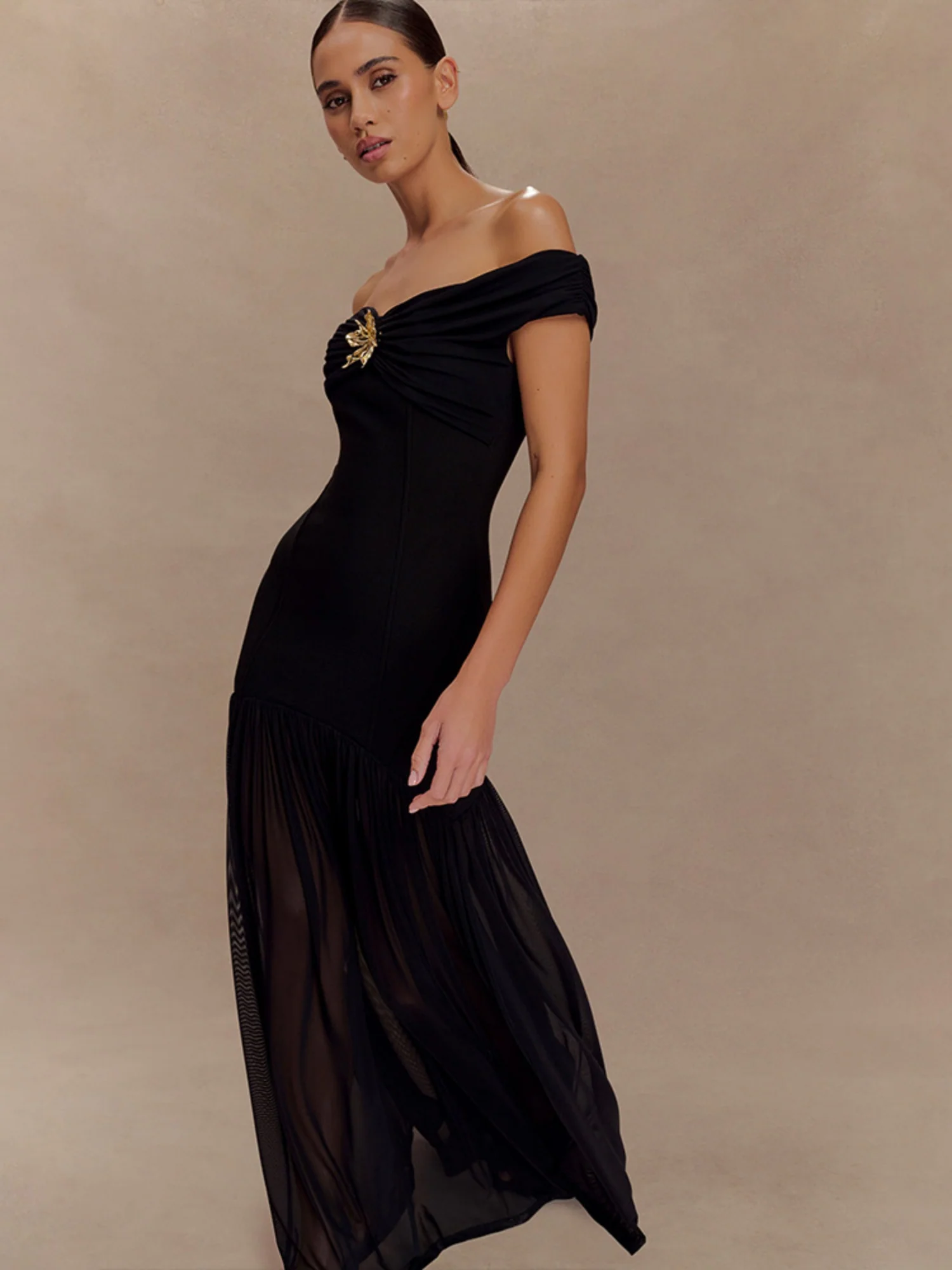 Mesh Splicing Off-shoulder Pleated Backless Maxi Dresses - Image 9