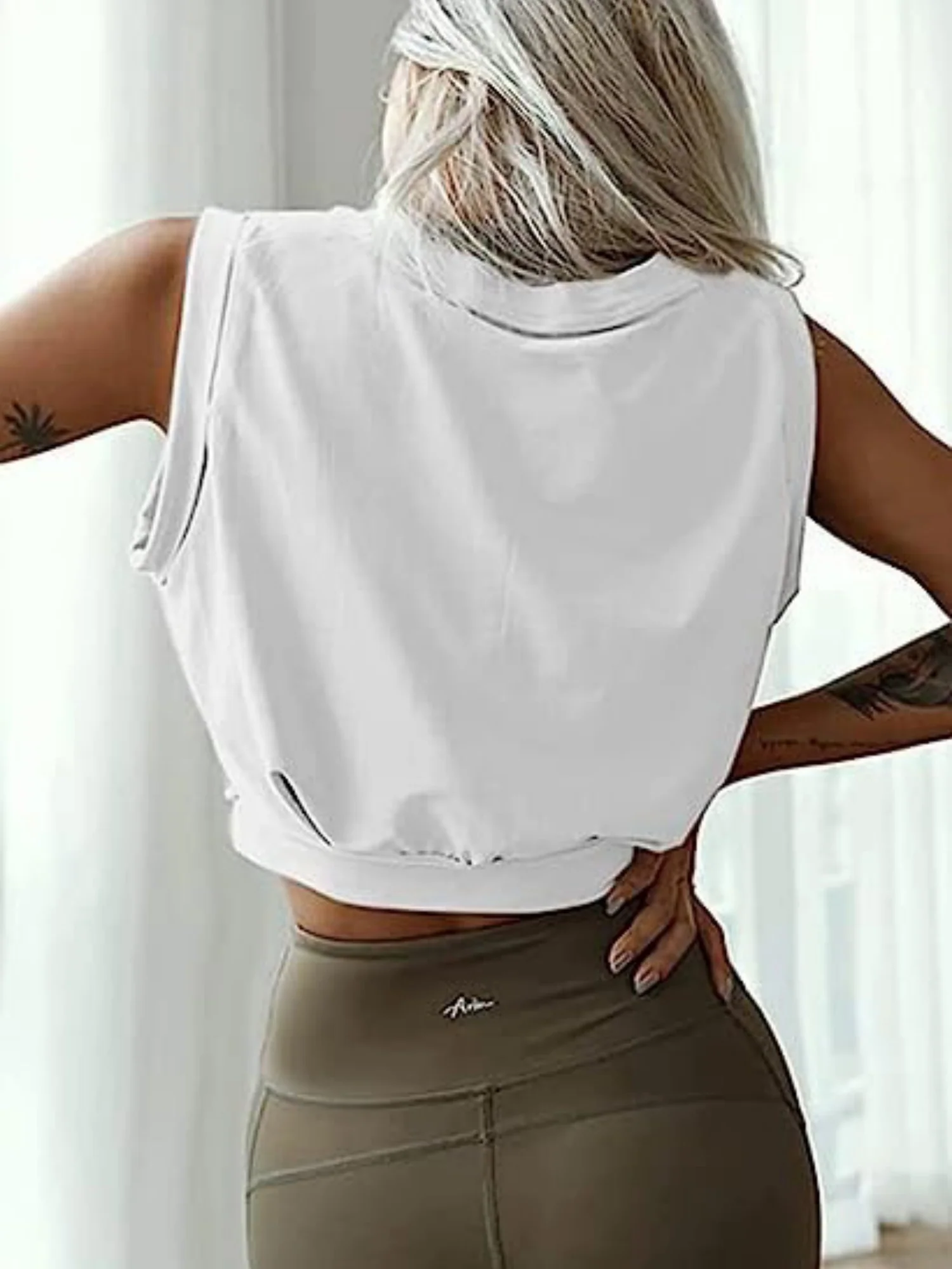 Sleeveless Running And Fitness Cropped Sports Vest - Image 2