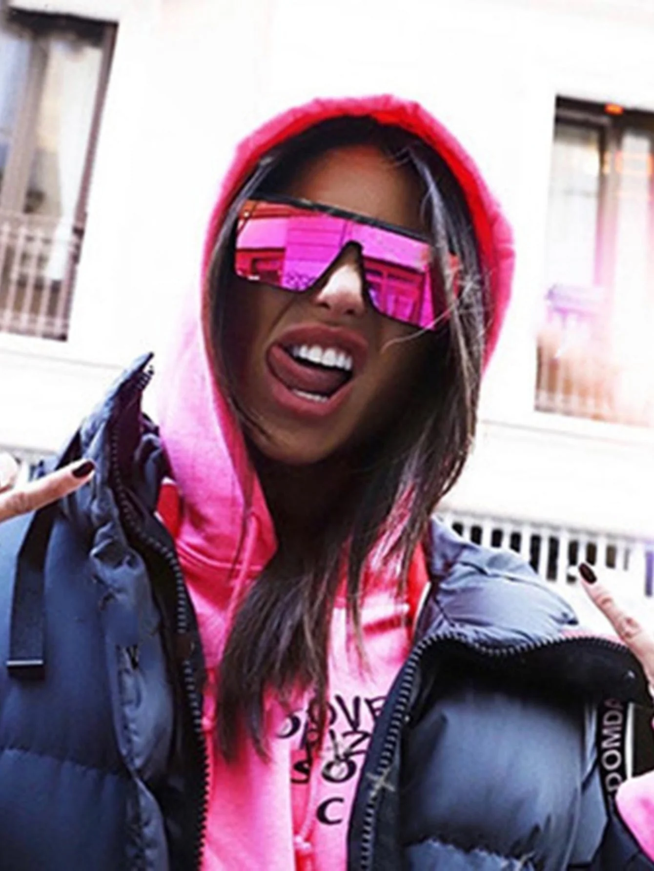 Trendy Oversized Sunglasses - Image 3