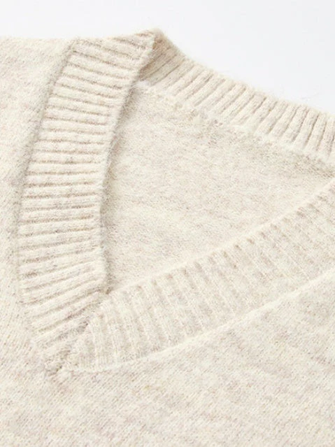 Wool Blend V-neck Loose-fit Knitted Vest - Image 4