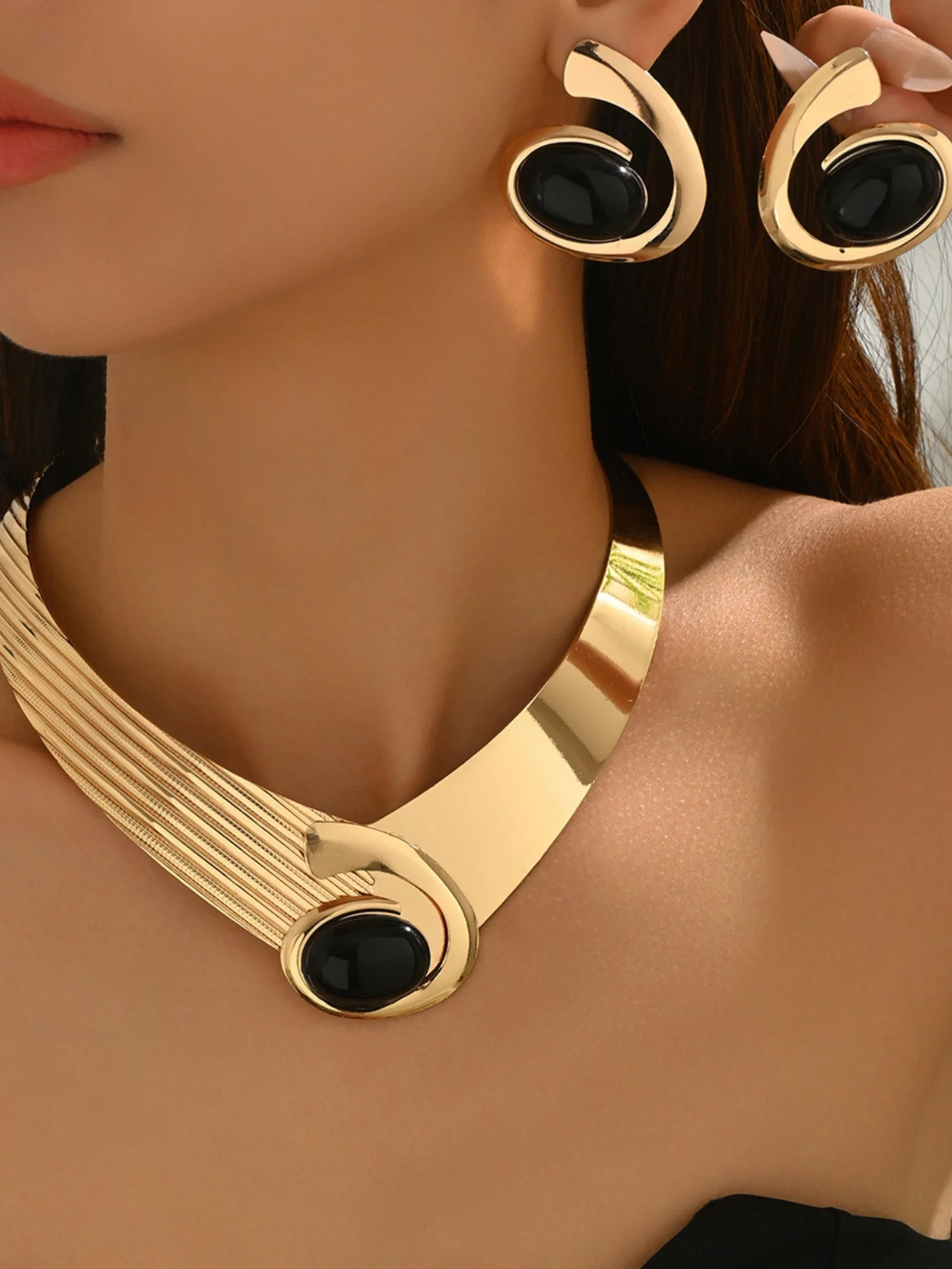 Inlaid Gemstones Necklace And Earrings Jewelry Sets - Image 3