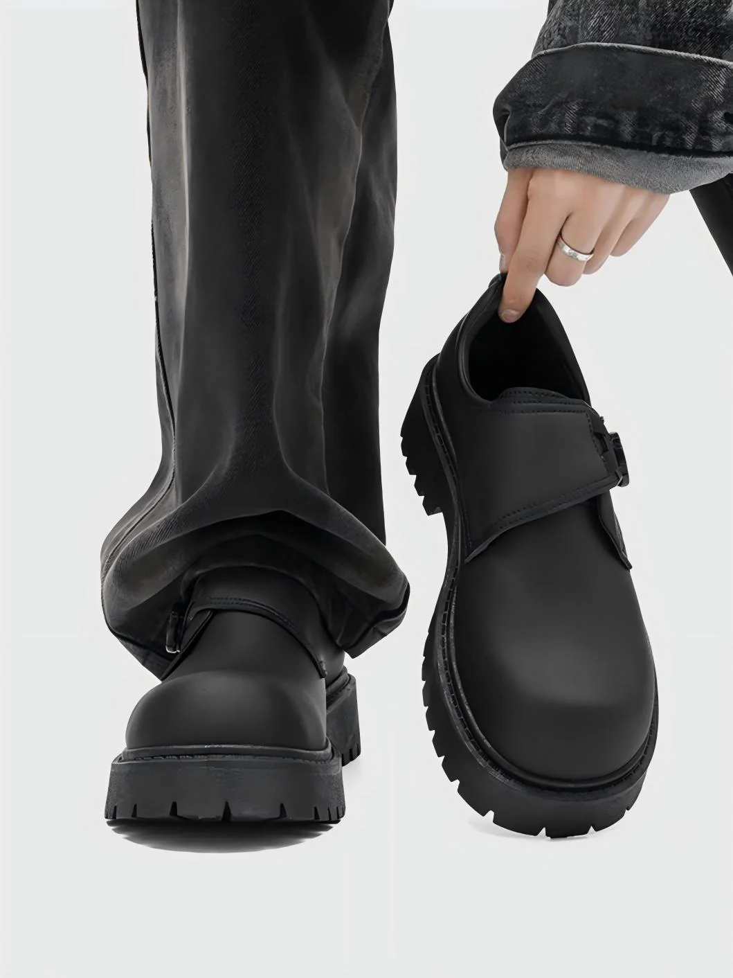 Big-head Retro Platform Derby Shoes - Image 4