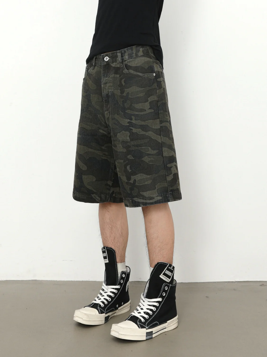 Camouflage Leisure Shorts - Image 2