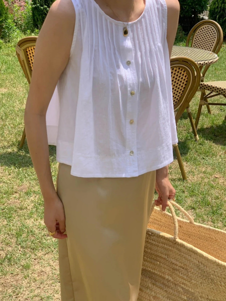 Ruffled Sleeveless Vest - Image 13