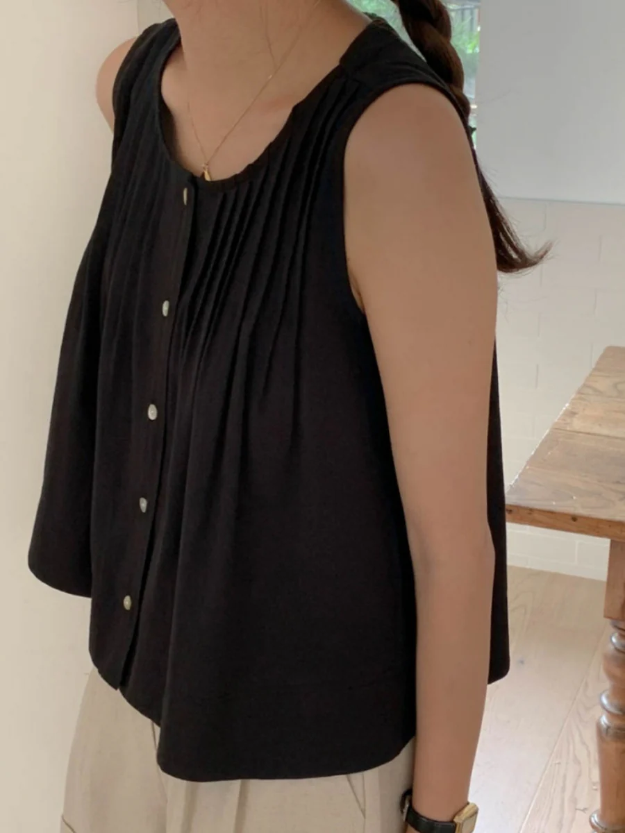 Ruffled Sleeveless Vest - Image 17