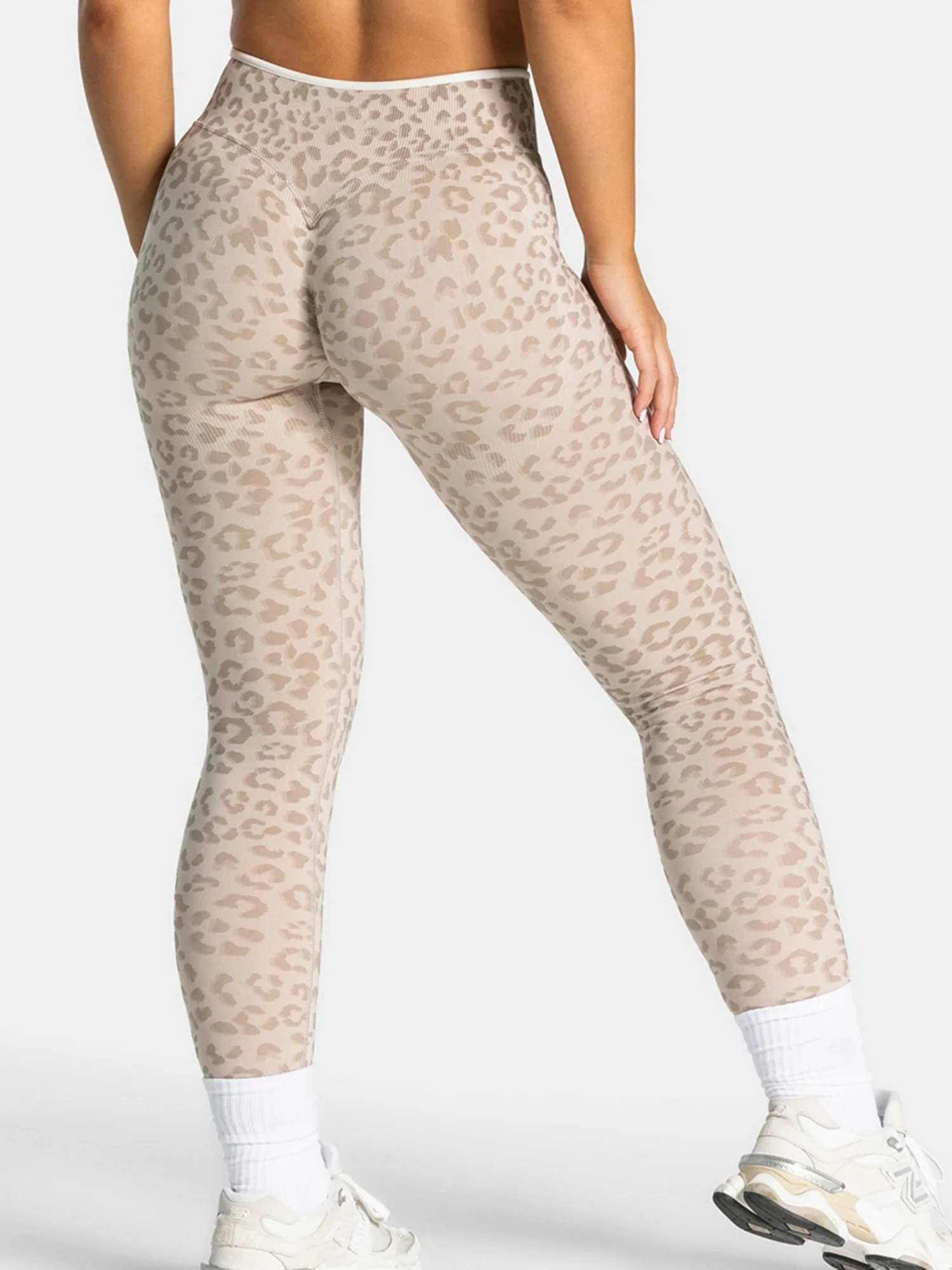 Leopard Print Seamless Abdomen Tight Yoga Fitness Pants - Image 3